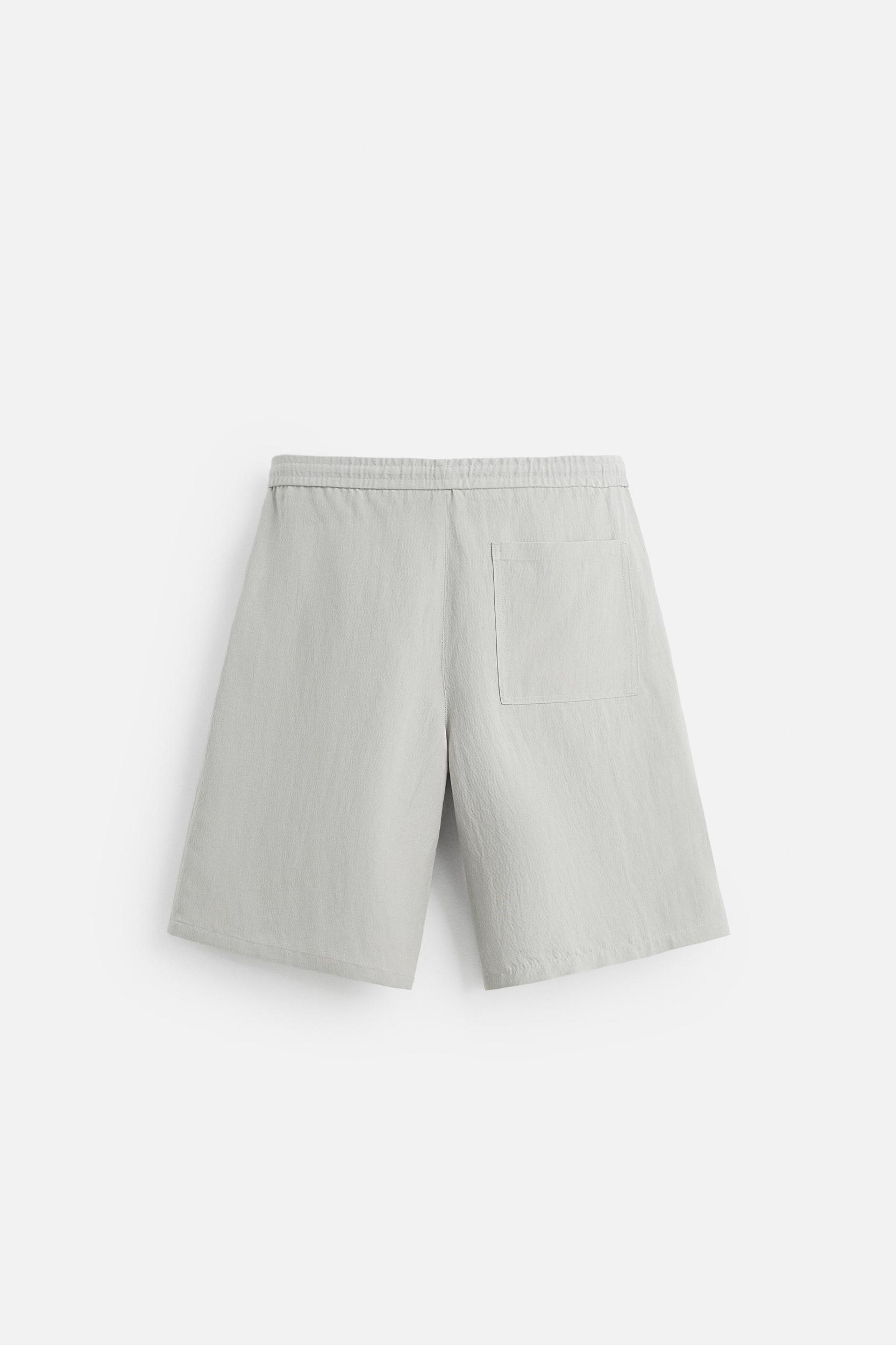FLOWY WIDE FIT SHORTS Product Image