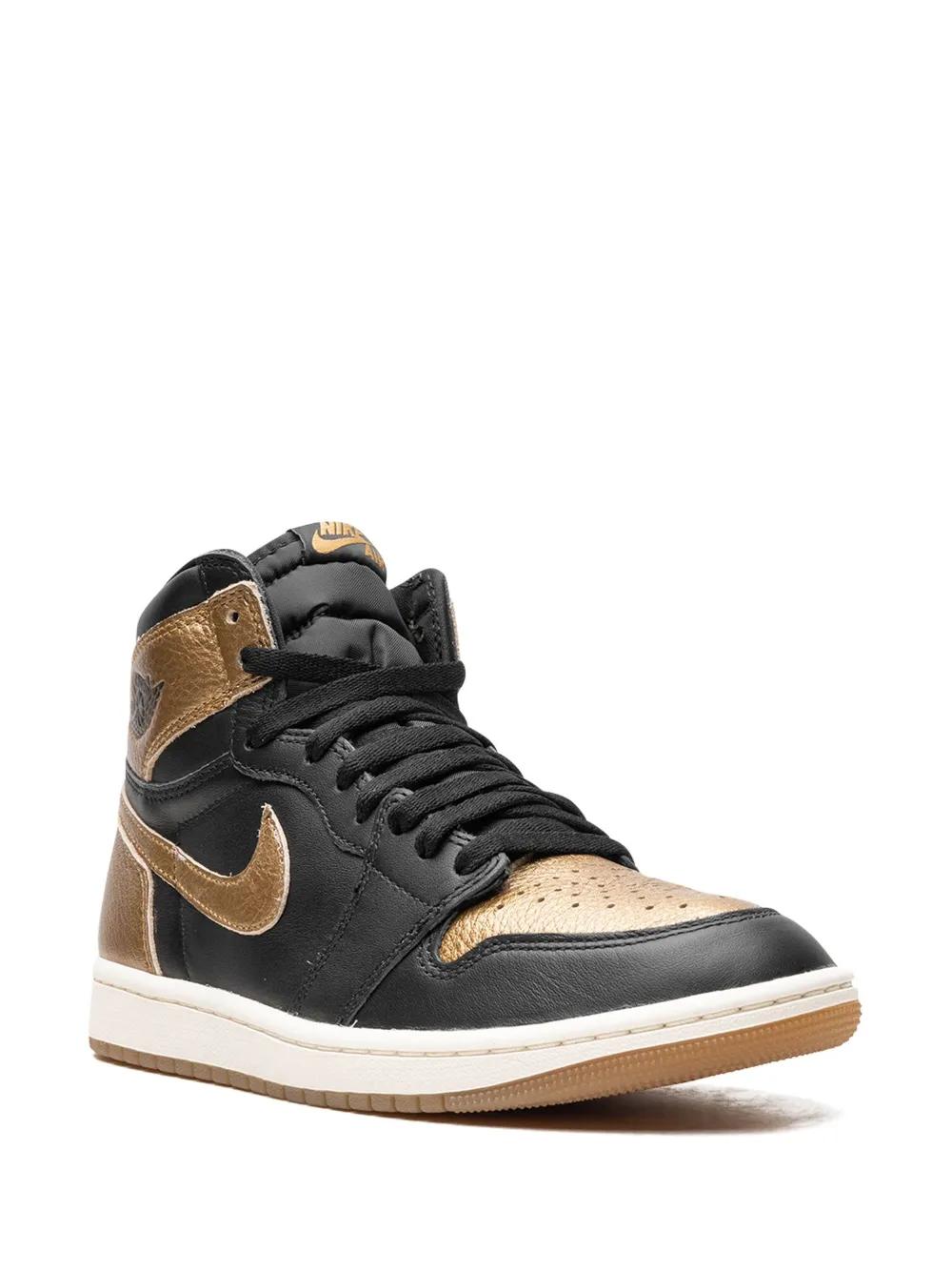 Air Jordan 1 trainers Product Image