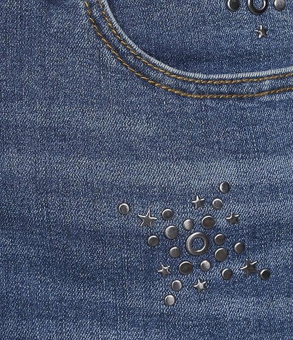 John Mark Plus Size 5-Pocket Heat Set Detail Frayed Hem Cropped Jeans Product Image