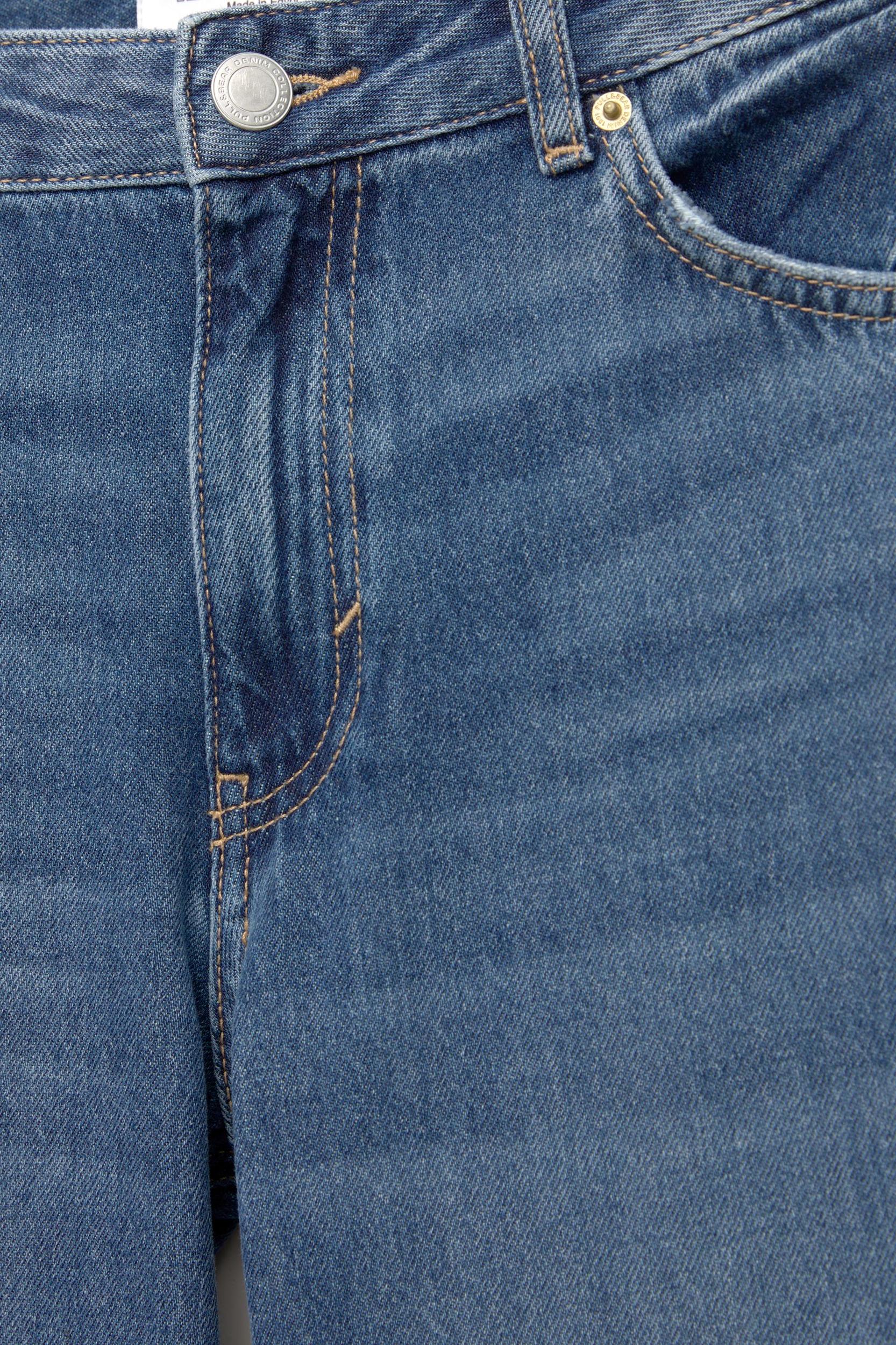 Loose flared jeans Product Image