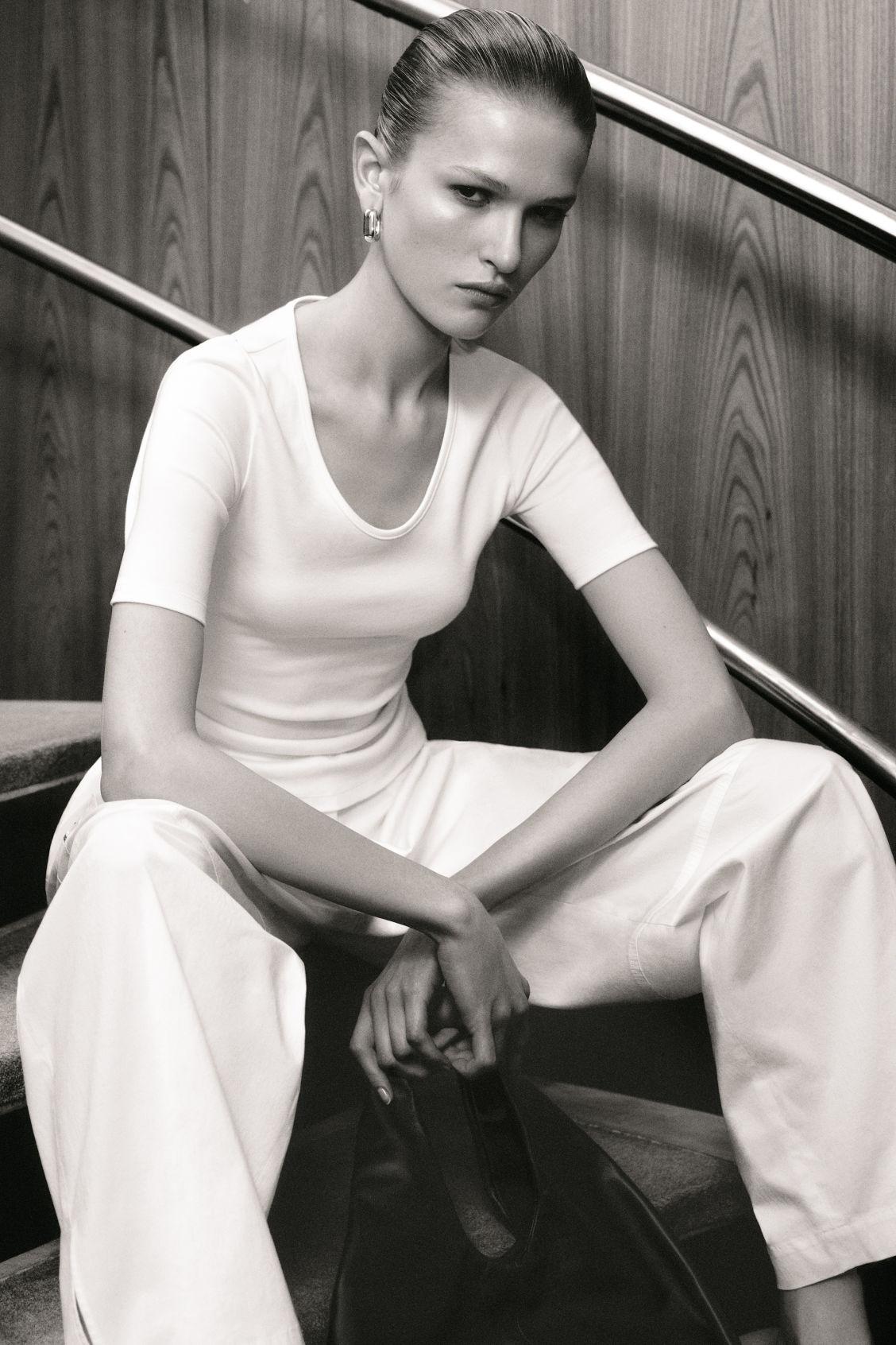 UTILITY BARREL-LEG CARGO PANTS Product Image