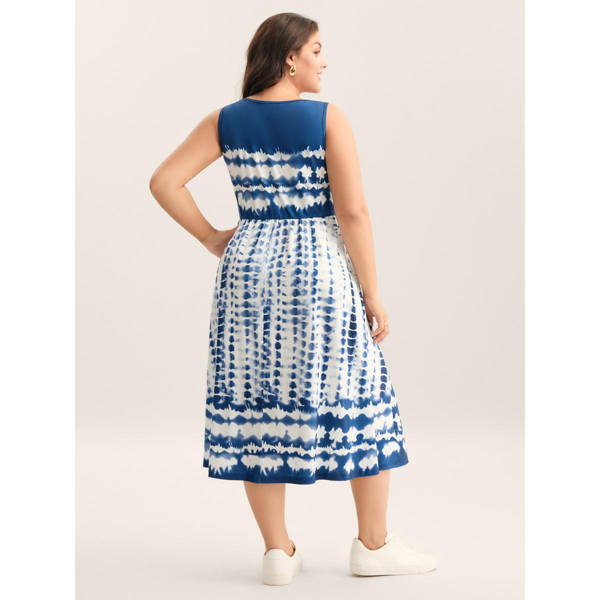 Plus Size Tie-Dye Pockets Cami Midi Dress Mediumblue Women Square Neck Sleeveless Curvy BloomChic 28/5X Product Image