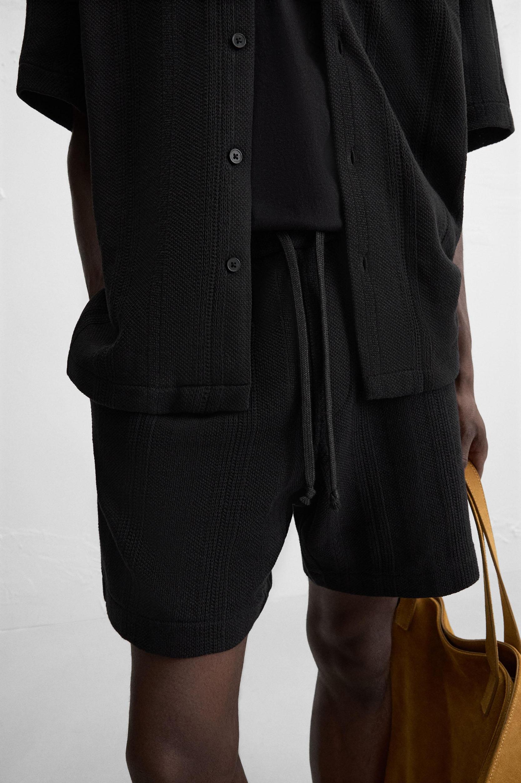 JACQUARD TEXTURED SHORTS Product Image