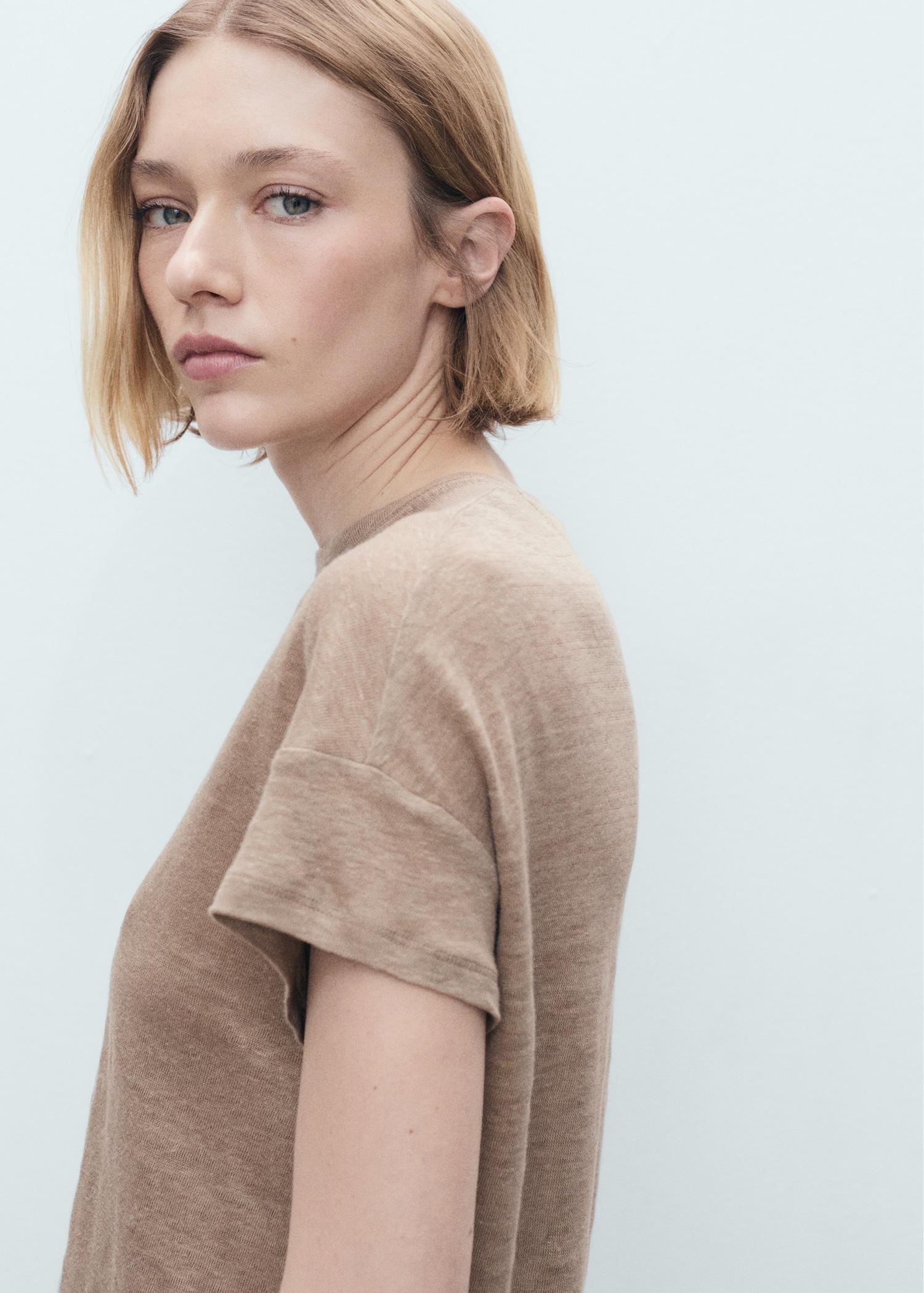 Short-sleeved linen t-shirt - Women | MANGO USA Product Image