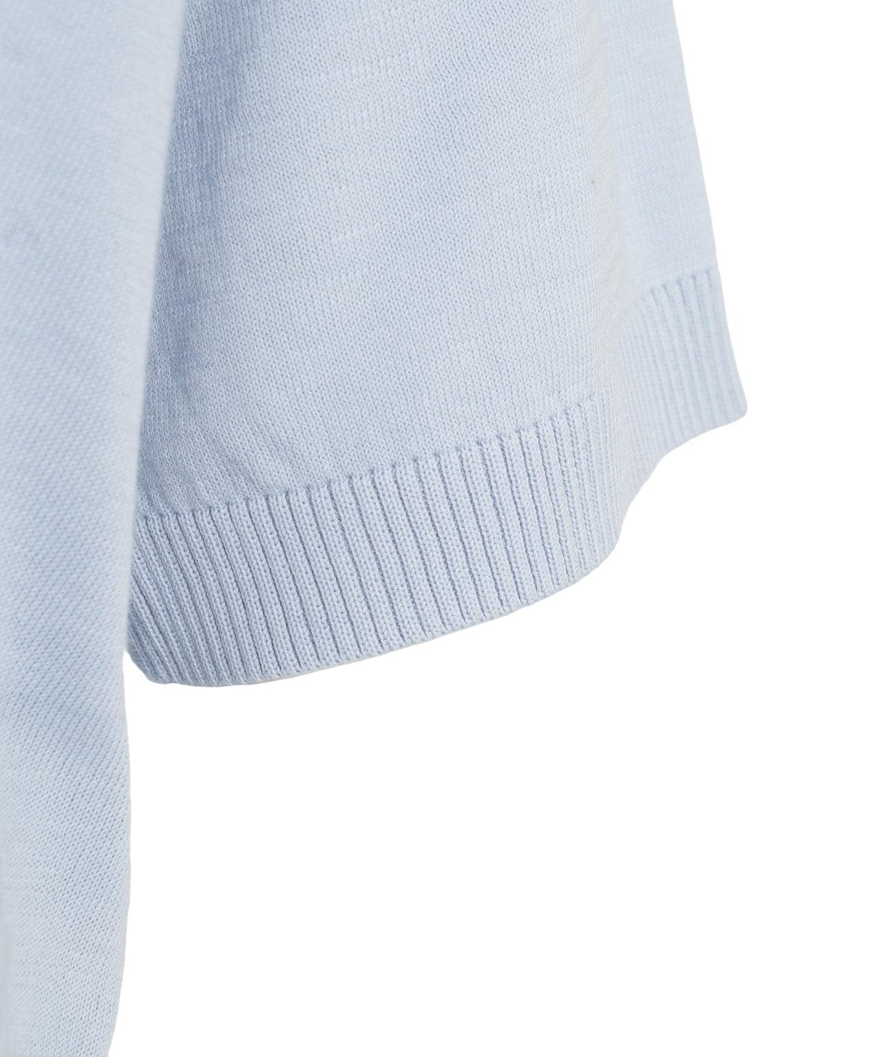 T-shirt with V-neck Product Image