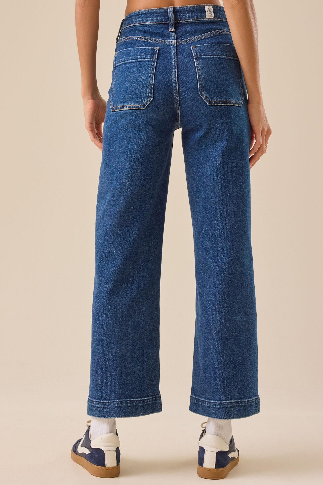 Layla Straight Leg Jean Product Image