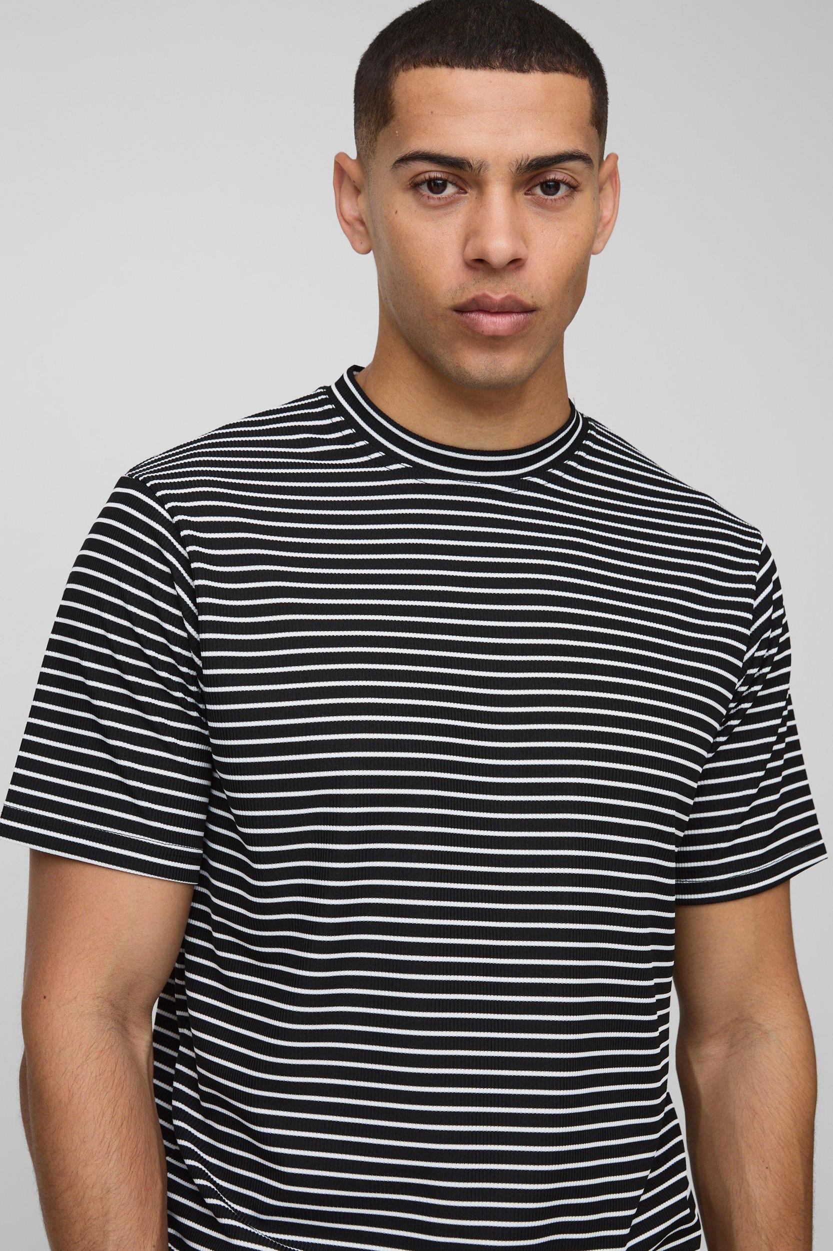 Regular Fit Stripe T-Shirt | boohooMAN USA Product Image
