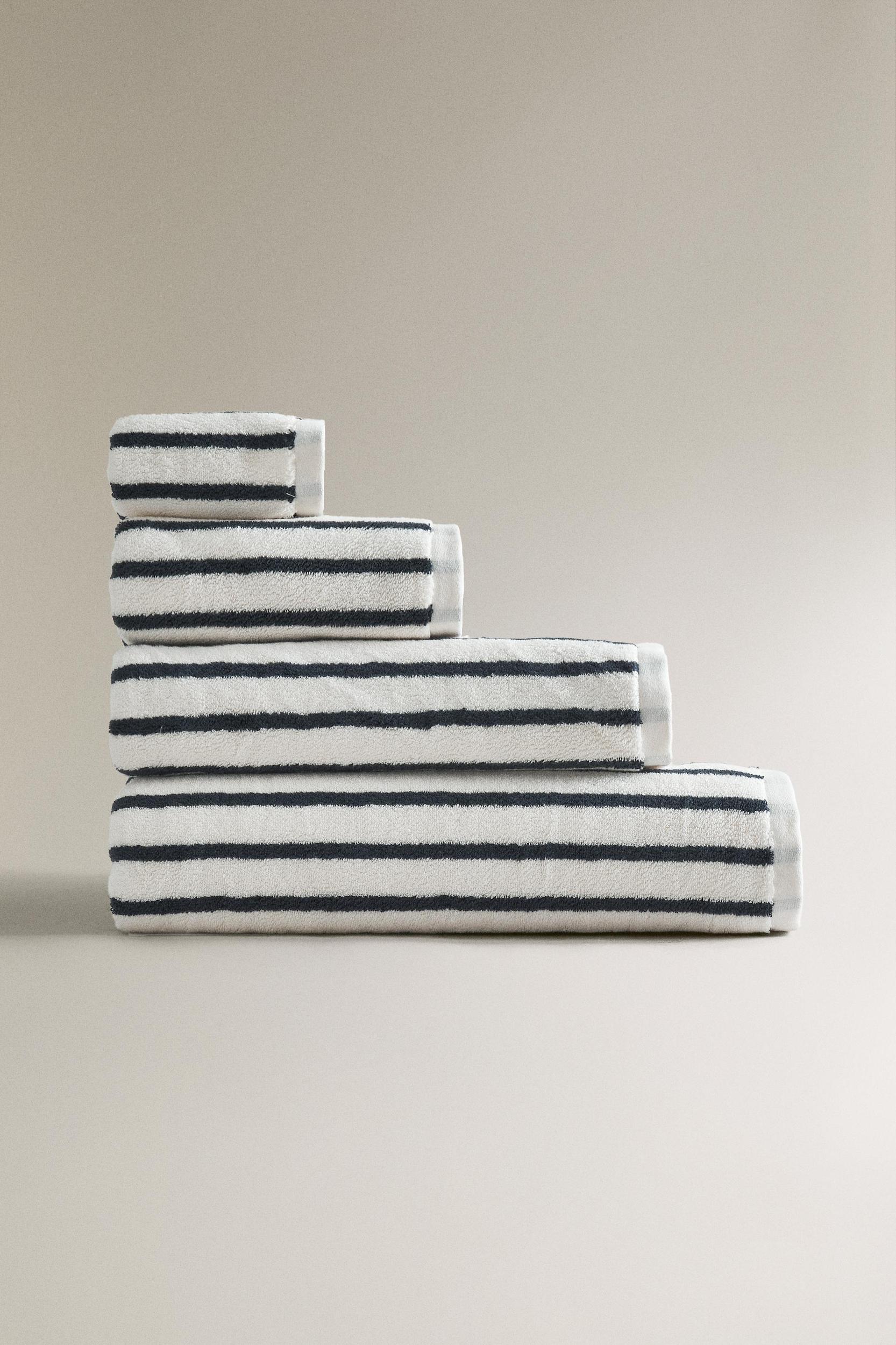 HIGH GSM STRIPED BATH TOWEL Product Image