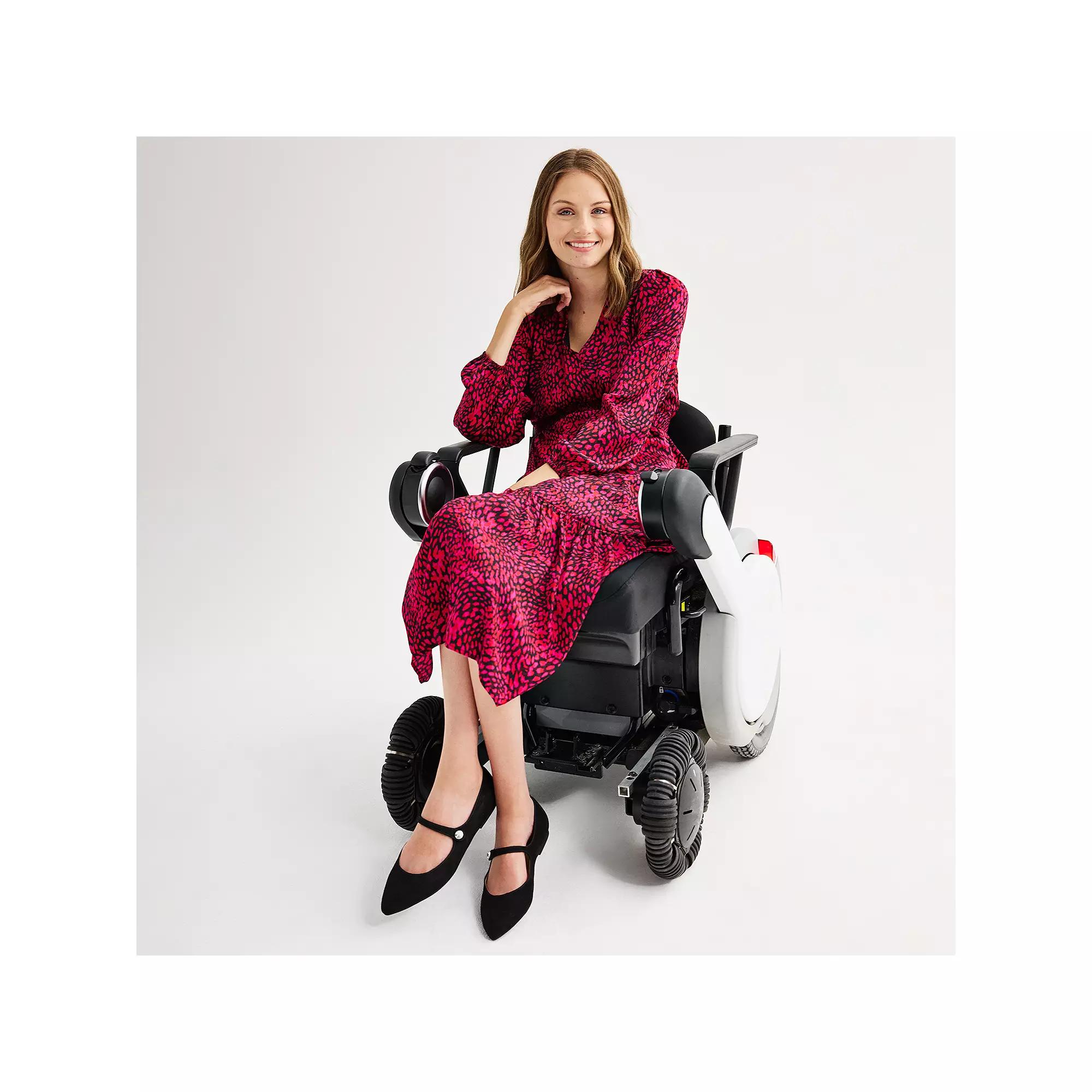 Women's Nine West Adaptive V-Neck Midi Dress,  Product Image