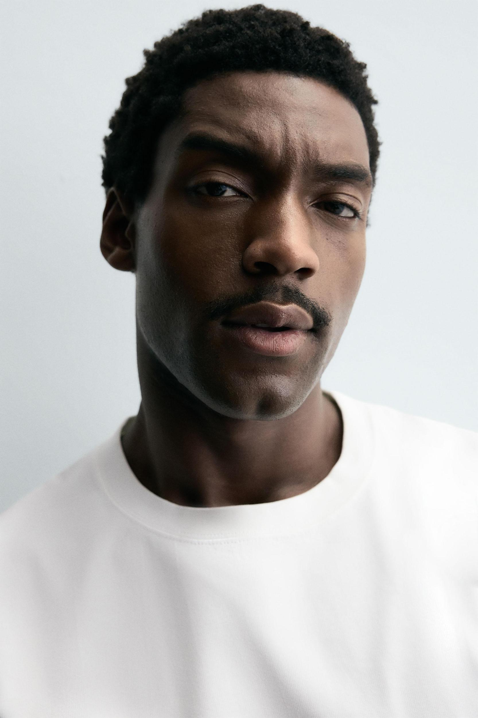 SHORT SLEEVE HEAVYWEIGHT T-SHIRT Product Image