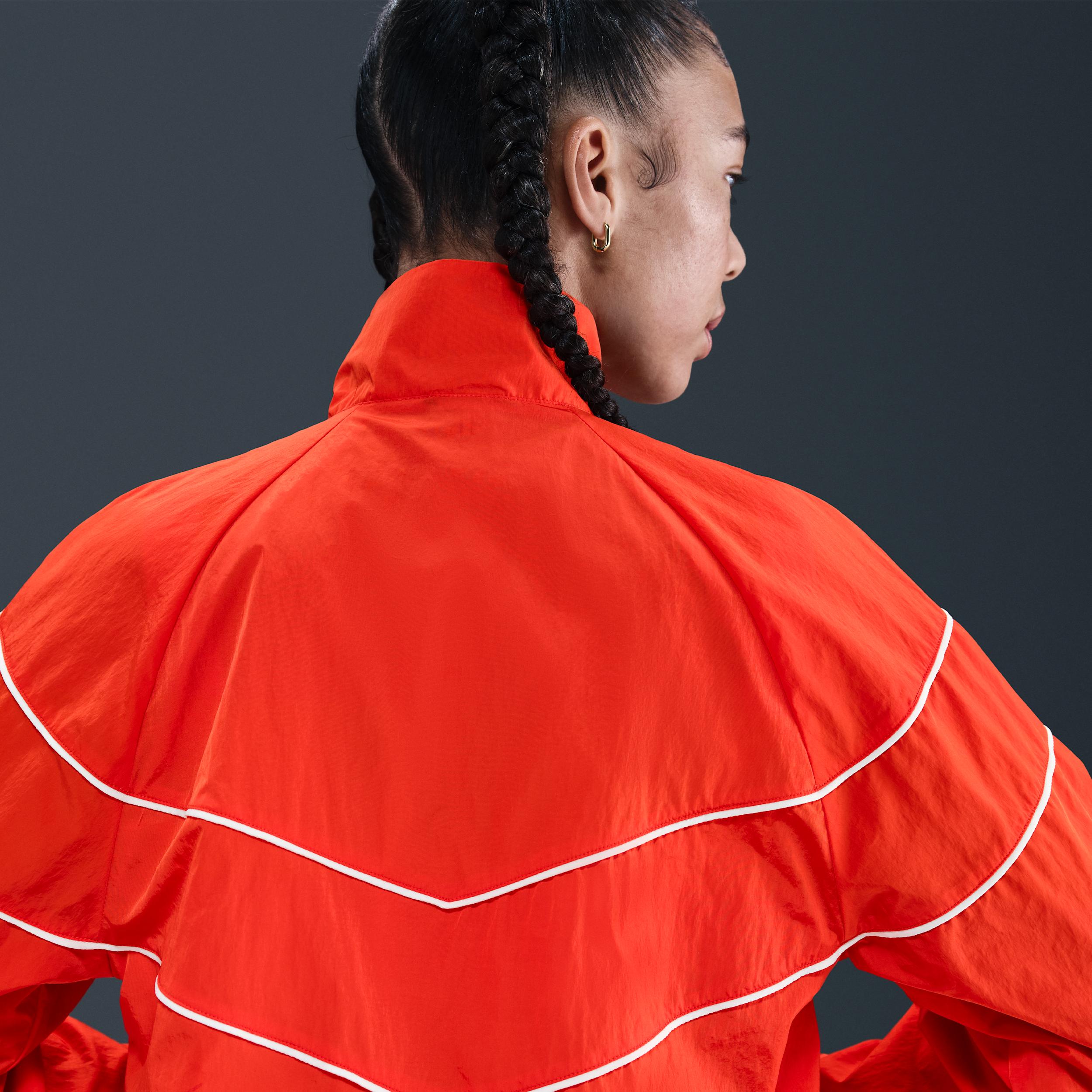 Nike Womens Windrunner Loose UV Woven Full-Zip Jacket | FV6304-633 Product Image