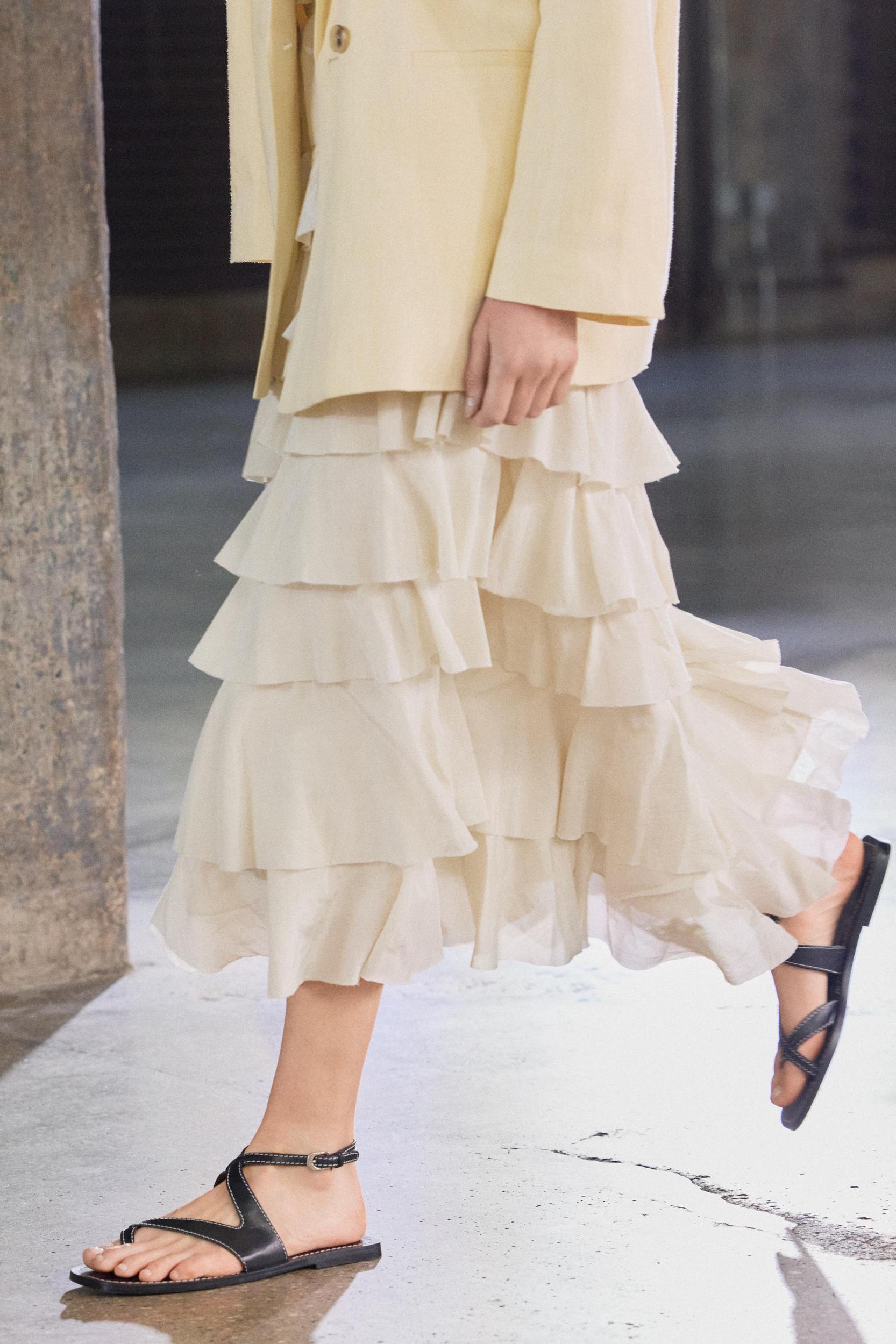 ZW COLLECTION RUFFLED MIDI SKIRT Product Image