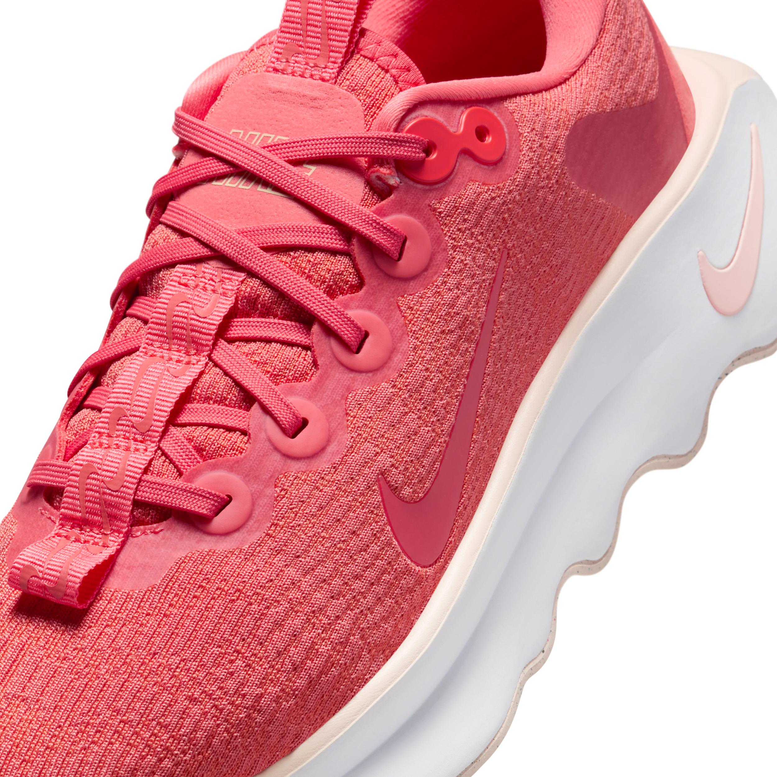 Nike Women's Motiva Walking Shoes Product Image