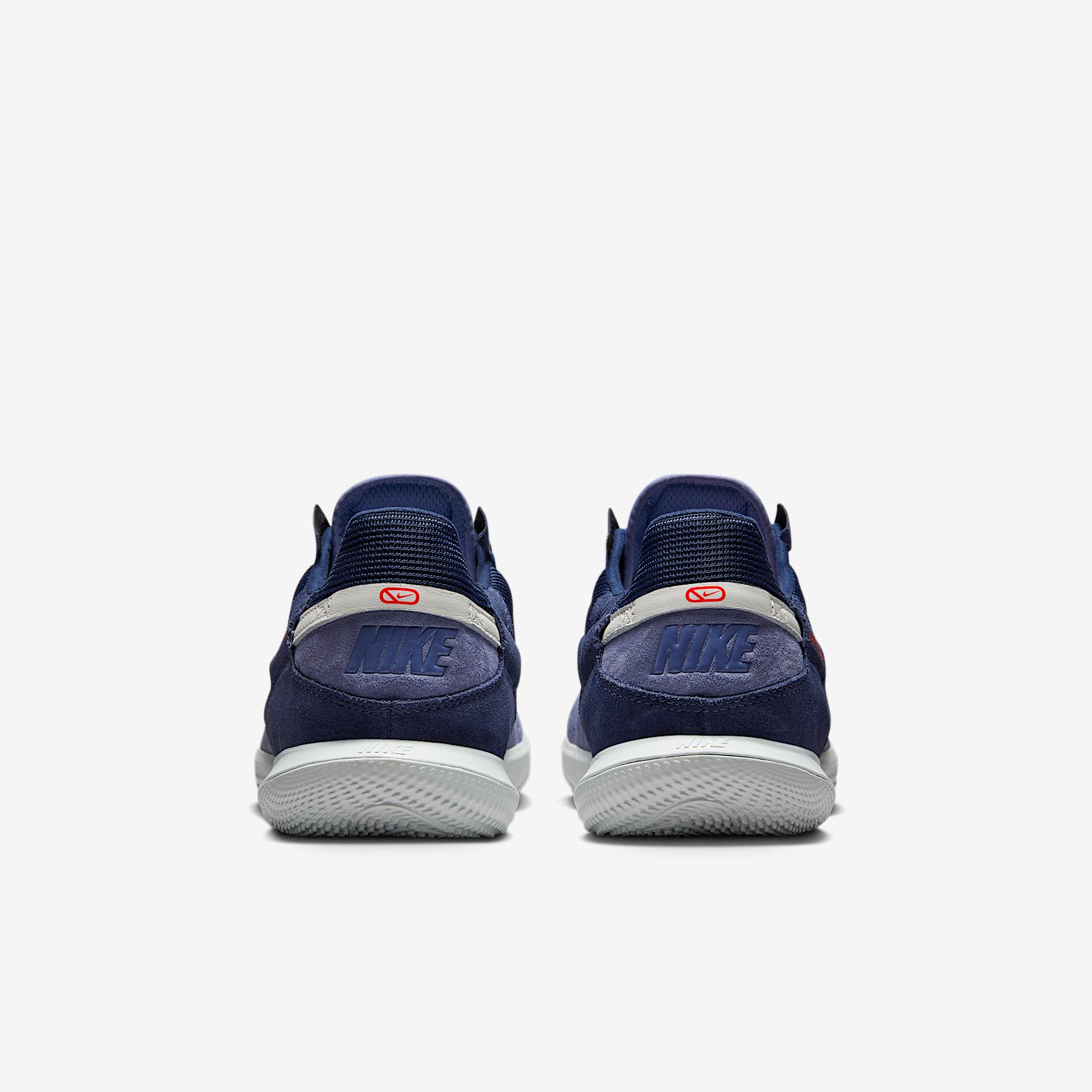 Nike Men's Streetgato Low-Top Soccer Shoes Product Image