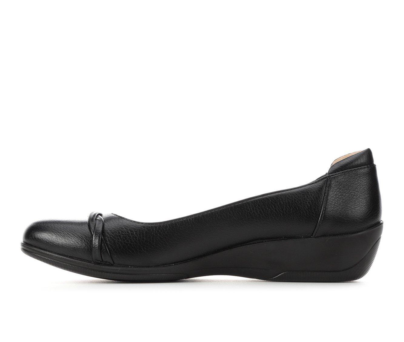 Women's LifeStride Impact Low Wedge Pumps Product Image