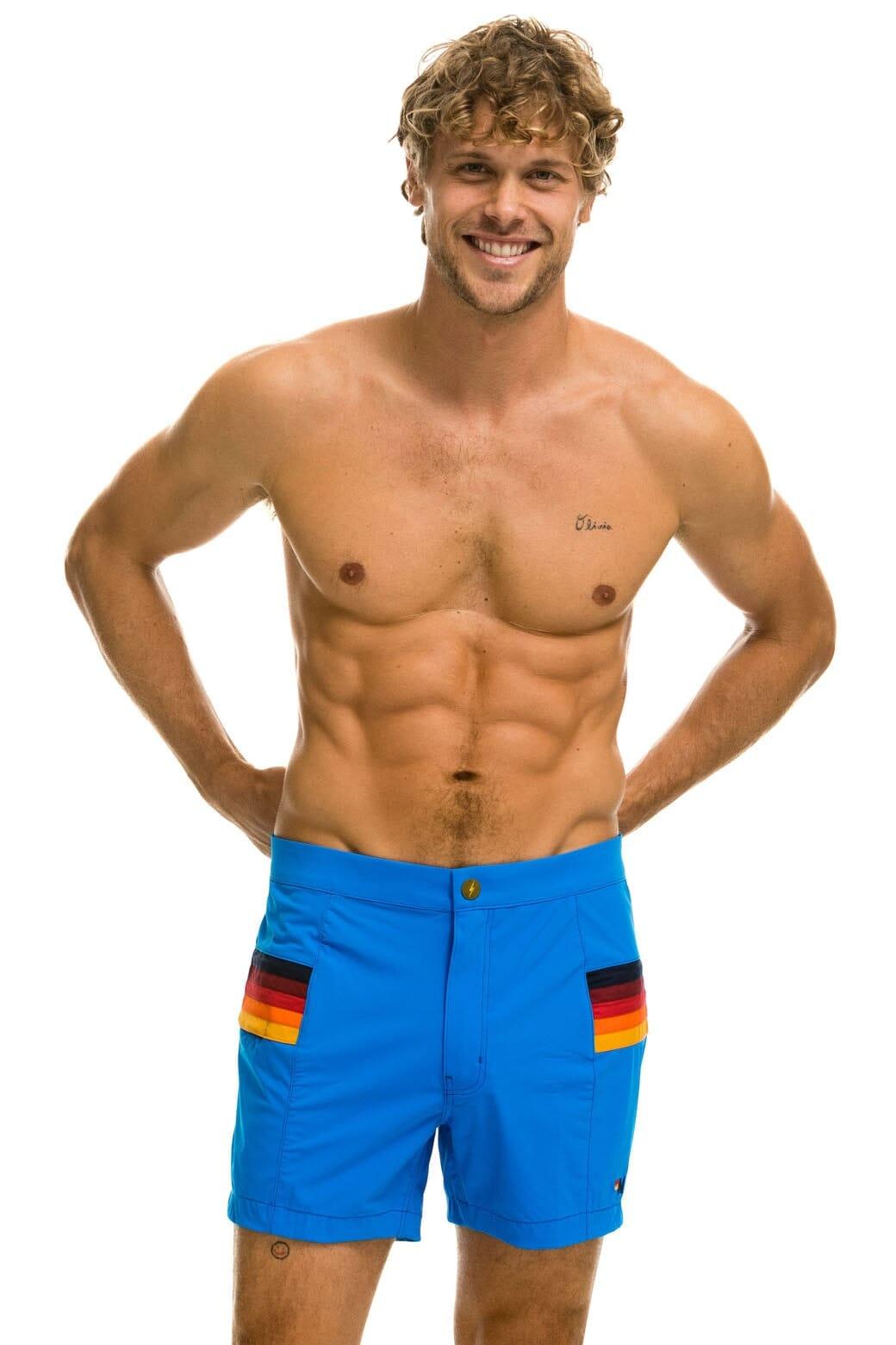 MEN'S HORIZONTAL 5 STRIPE FLEX SHORTS - PARROT BLUE Male Product Image