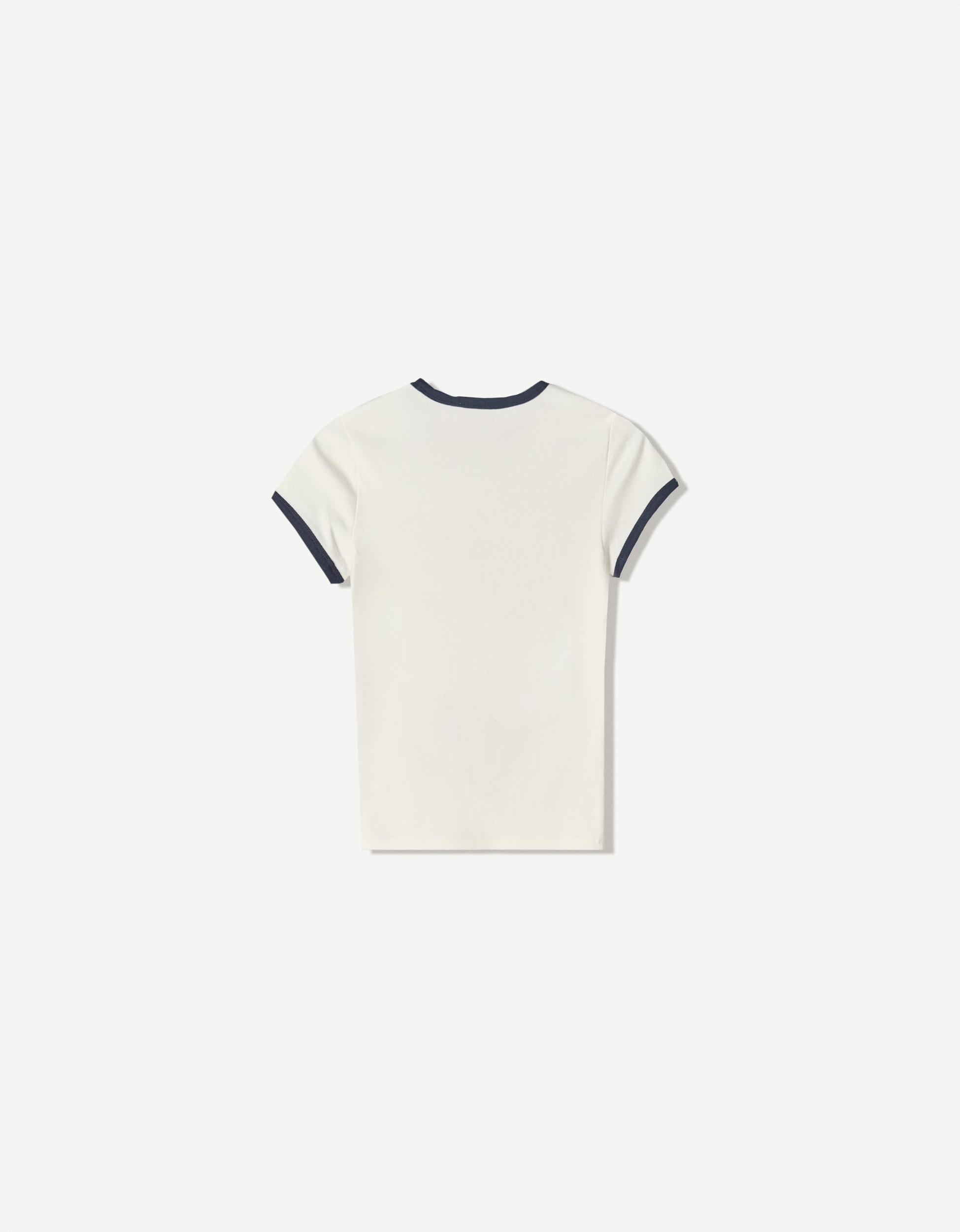 Short sleeve T-shirt with contrasting details Product Image