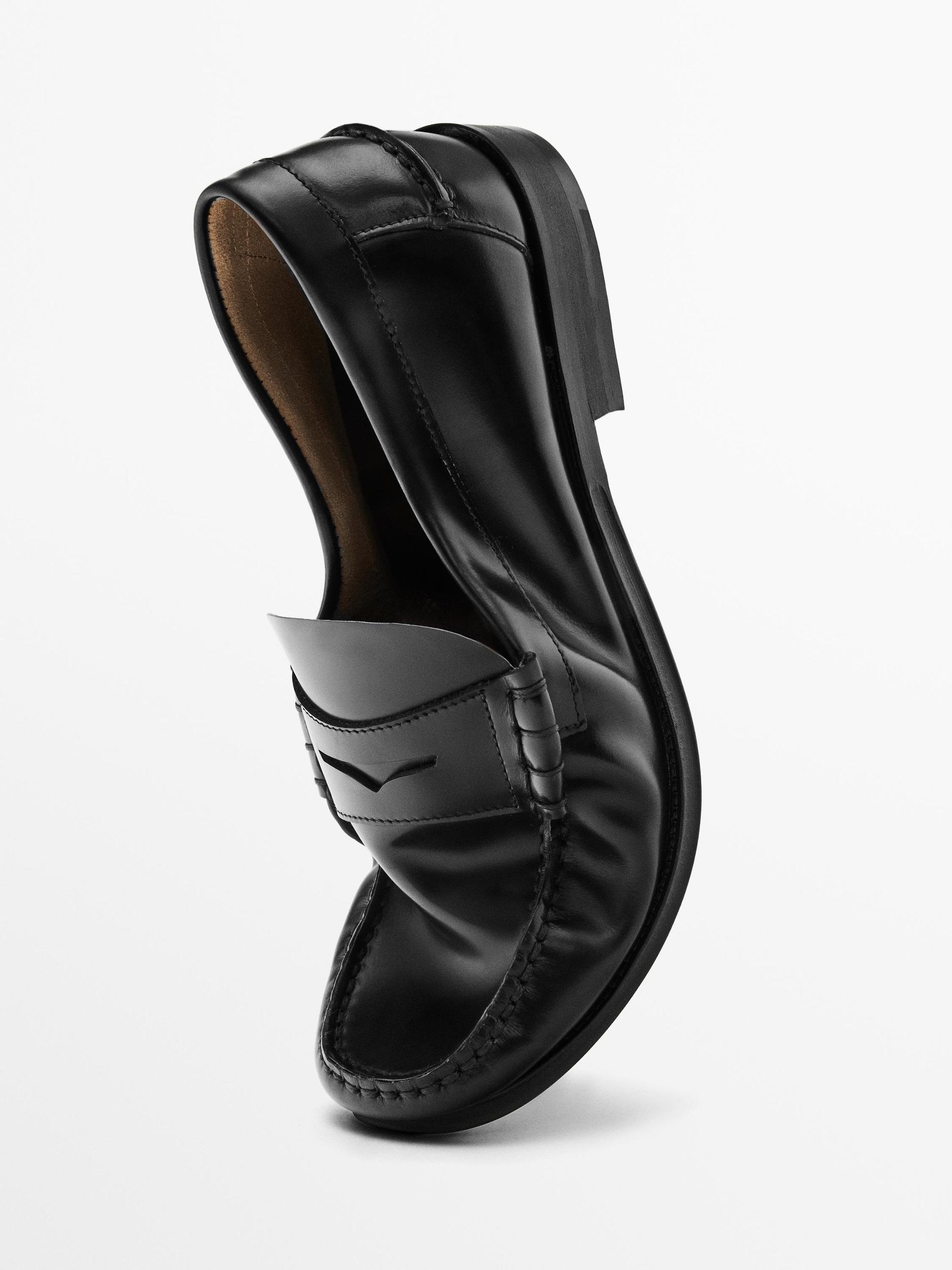 Leather loafers with penny strap Product Image