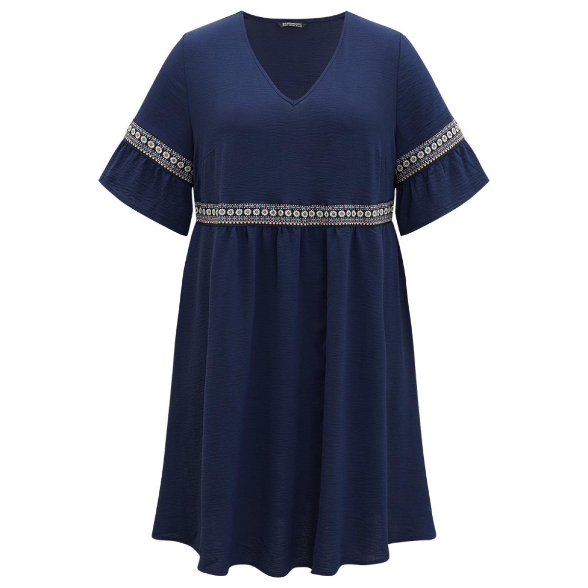 Plus Size Bandana Print Pocket Bell Sleeve Patchwork Dress DarkBlue Women Vacation Plain V-neck Short sleeve Curvy Midi Dress BloomChic 10/M Product Image