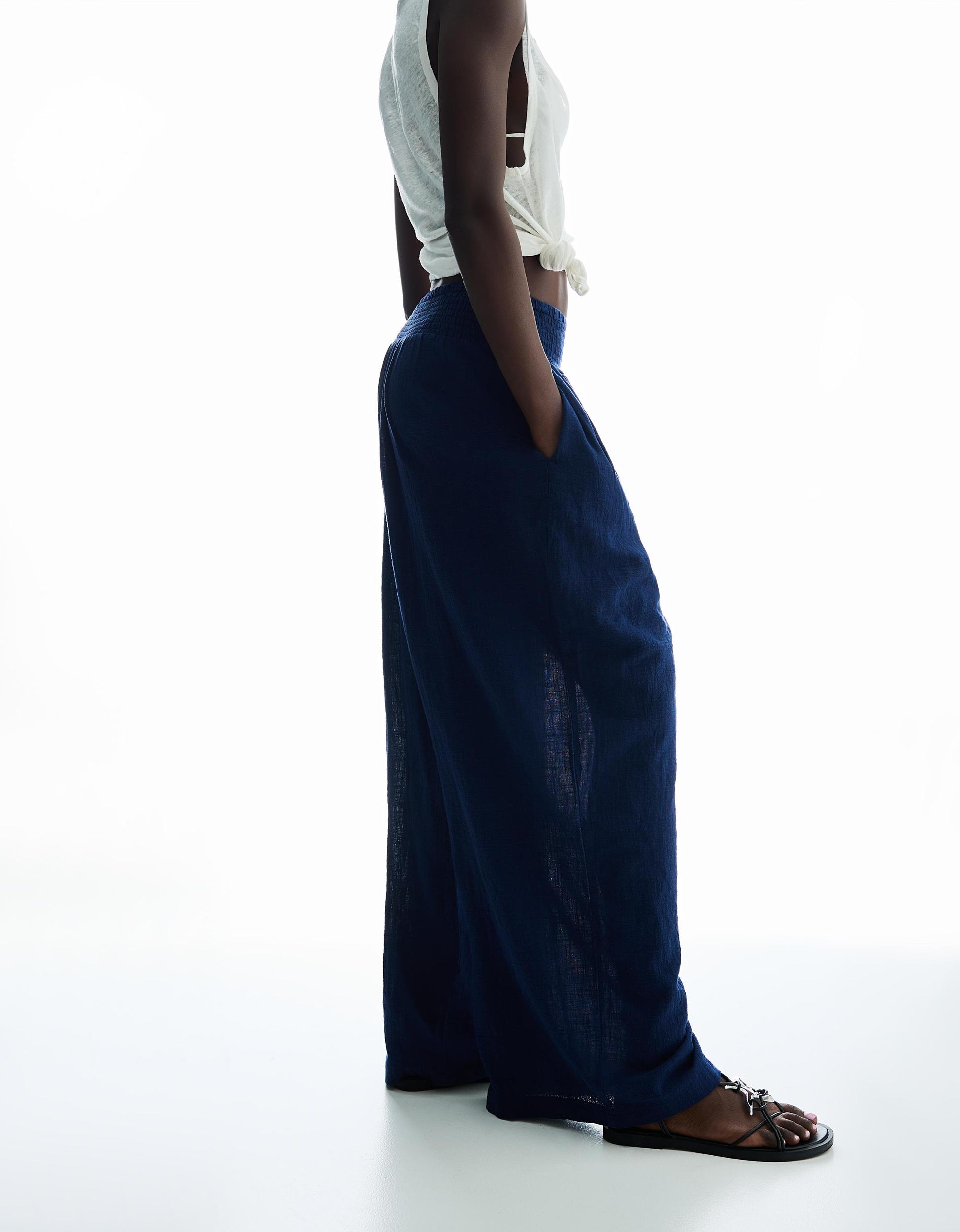 Rustic wide-leg pants with darts Product Image