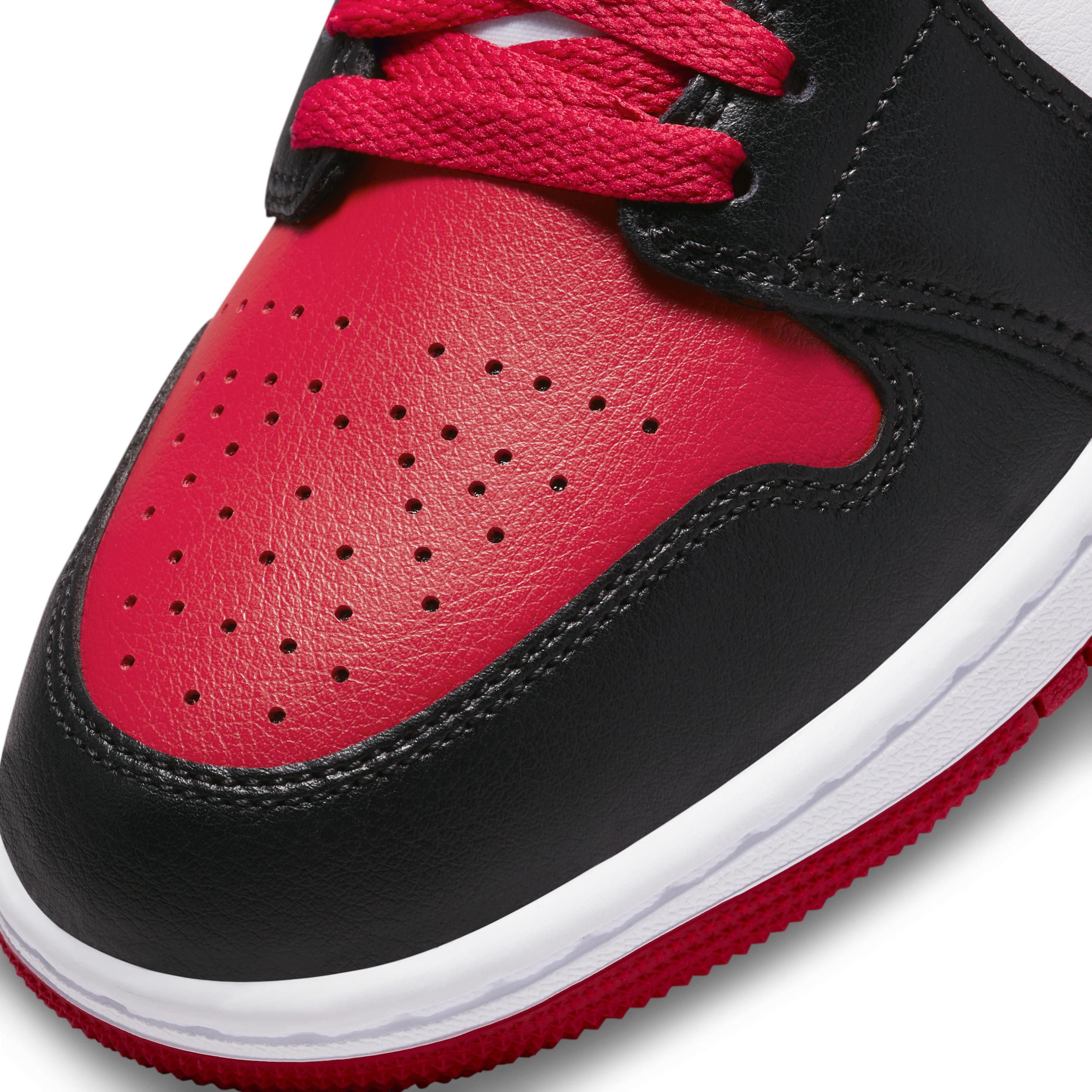 Air Jordan 1 Mid Women's Shoes Product Image