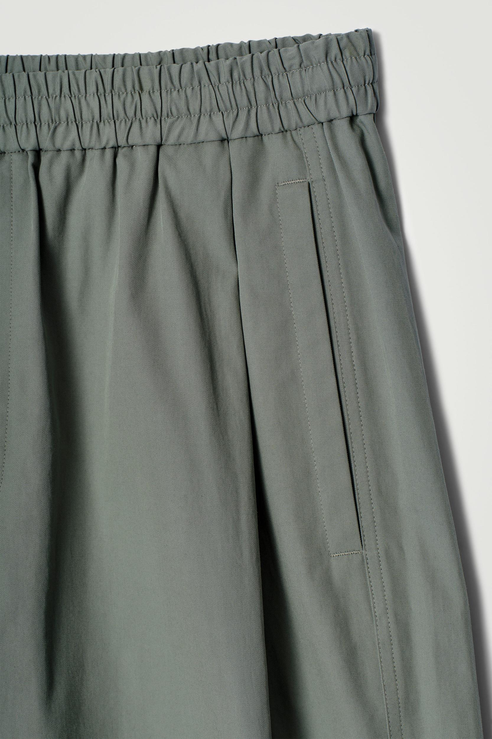 CROPPED ELASTICATED WIDE-LEG PANTS Product Image