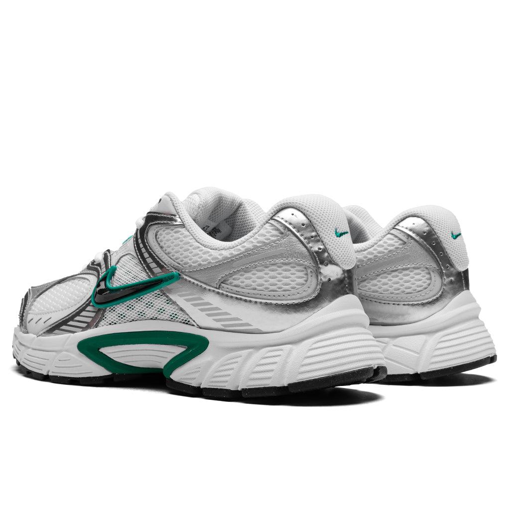 V5 Runner - White/Black/Vast Grey/Photon Dust Male Product Image