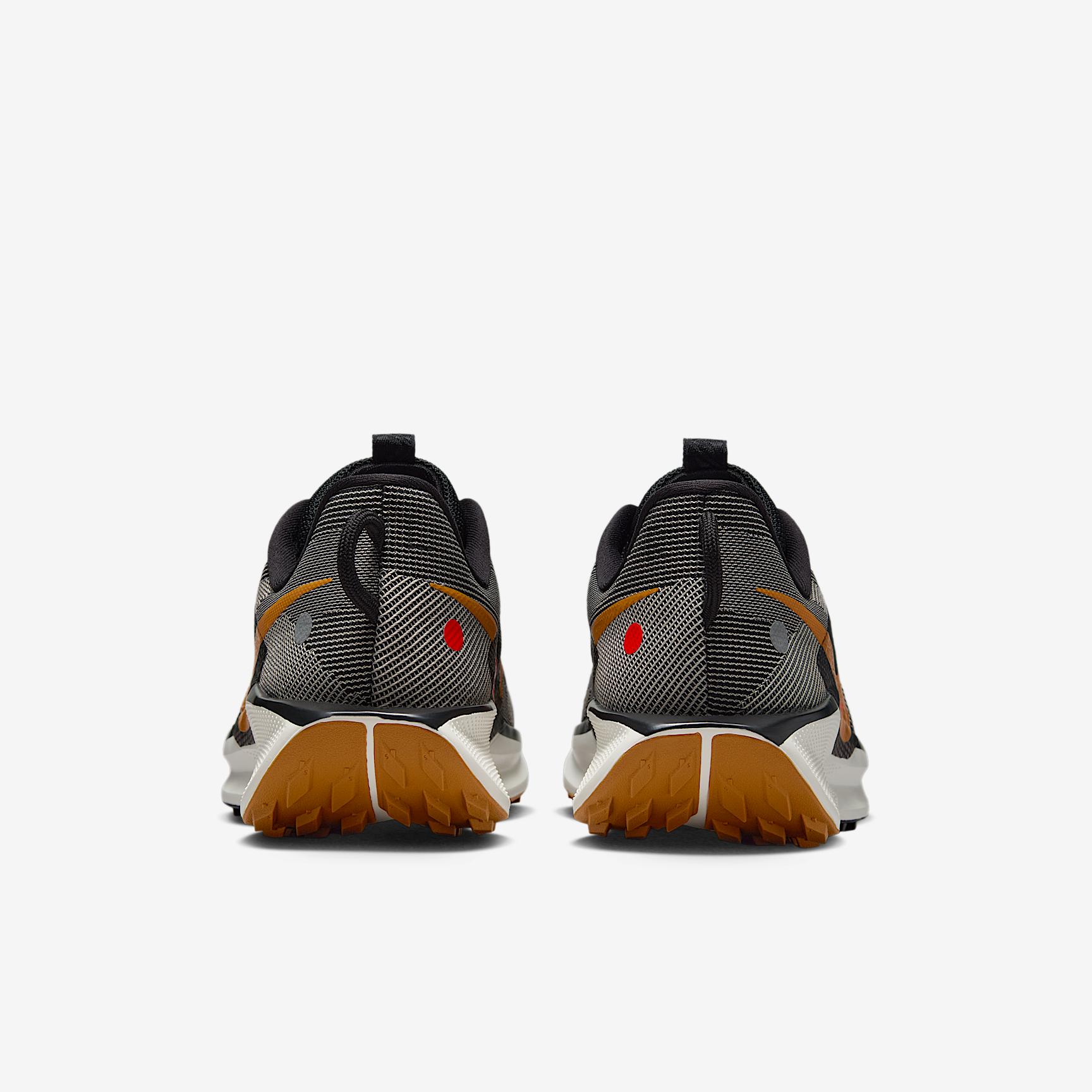 Nike Mens Pegasus Trail 5 Trail Running Shoes | DV3864-009 Product Image