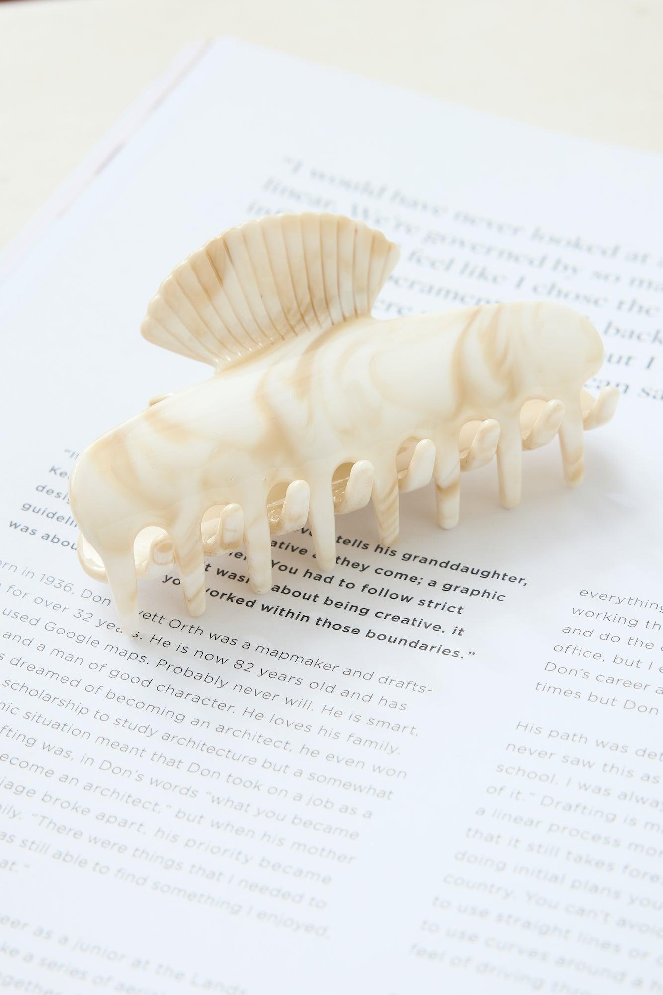 Seashell Claw Clip Nude Product Image