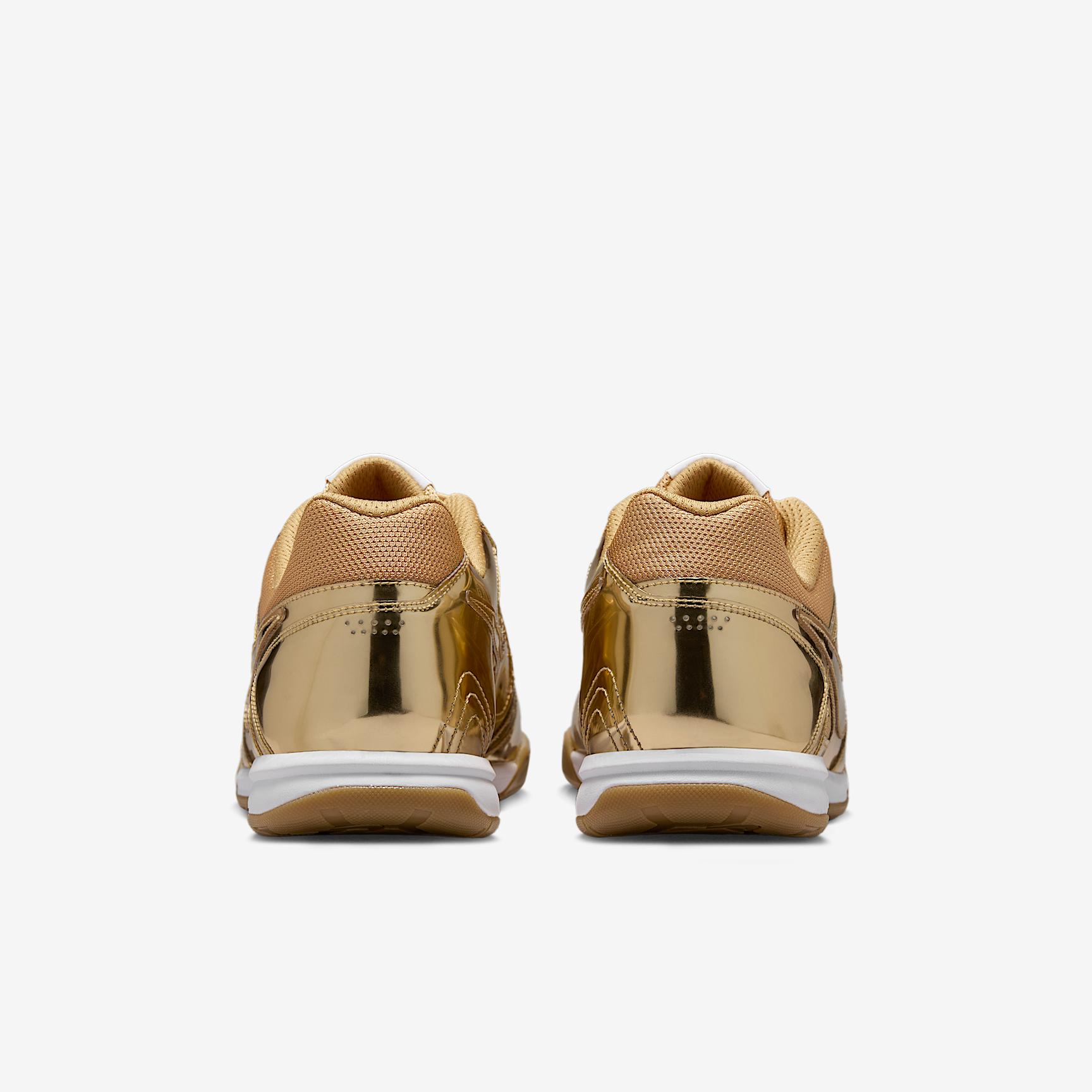 Nike Men's Gato LV8 Shoes Product Image