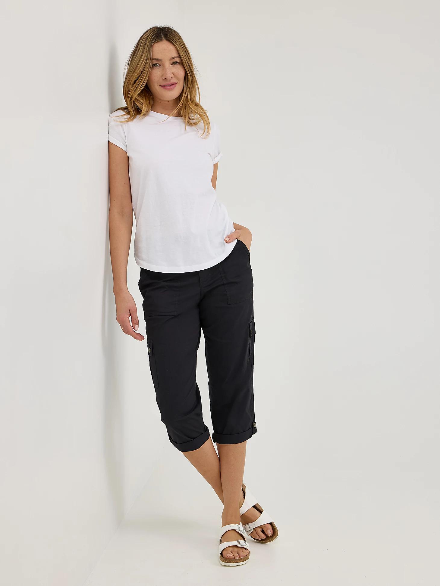Women's Ultra Lux Comfort with Flex-to-Go Relaxed Fit Cargo Capri | Women's Capris & Crops | Lee® Product Image