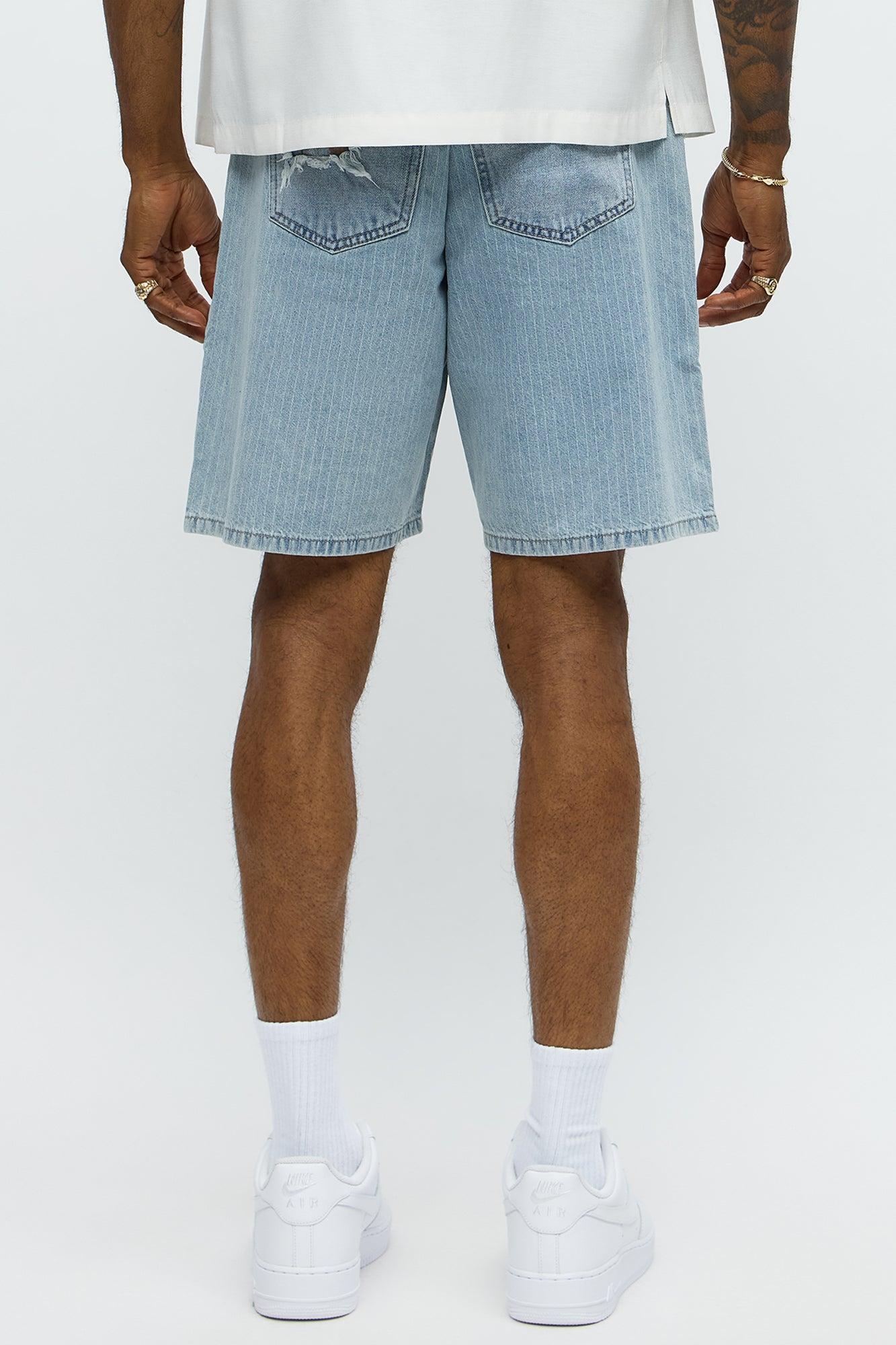 Relaxed Contrast Distressed Denim Short - Medium Wash Male Product Image
