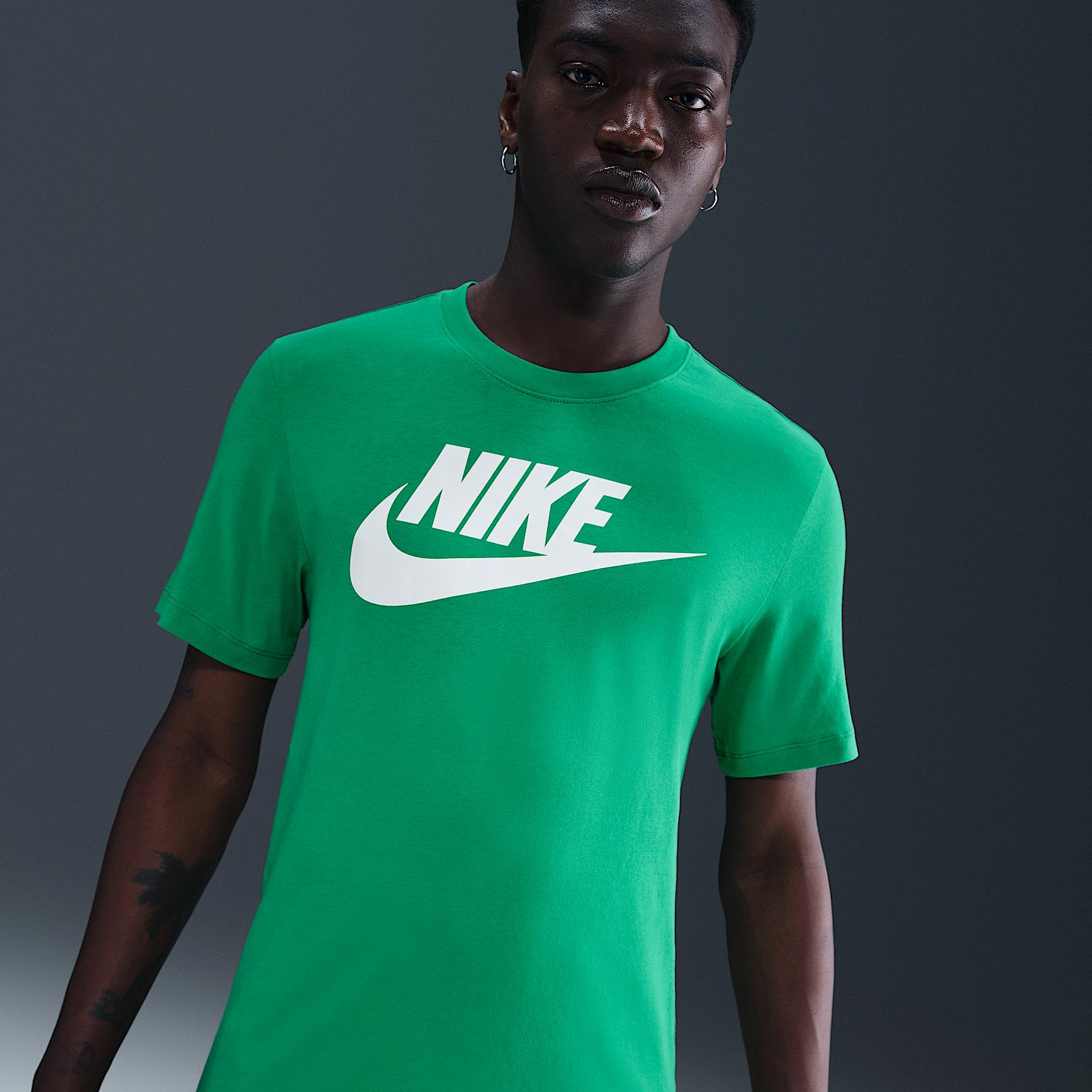 Mens Nike Sportswear T-Shirt | AR5004-324 Product Image
