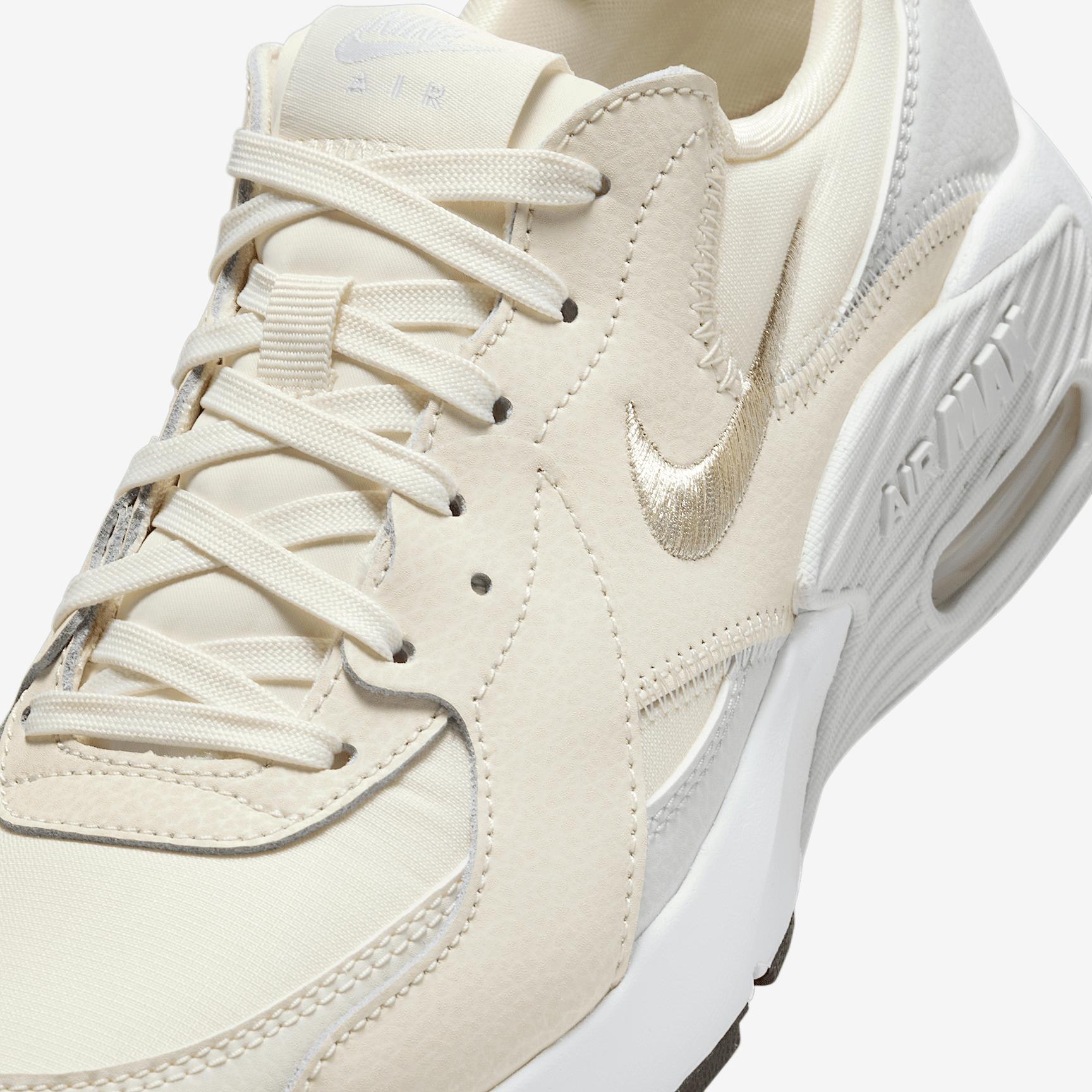 Nike Women's Air Max Excee Shoes Product Image