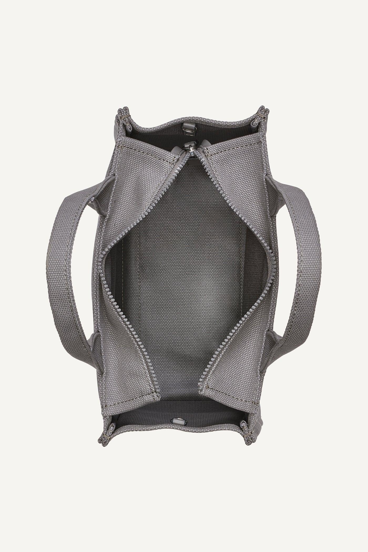 HADLEE MEDIUM LOGO TOTE Product Image