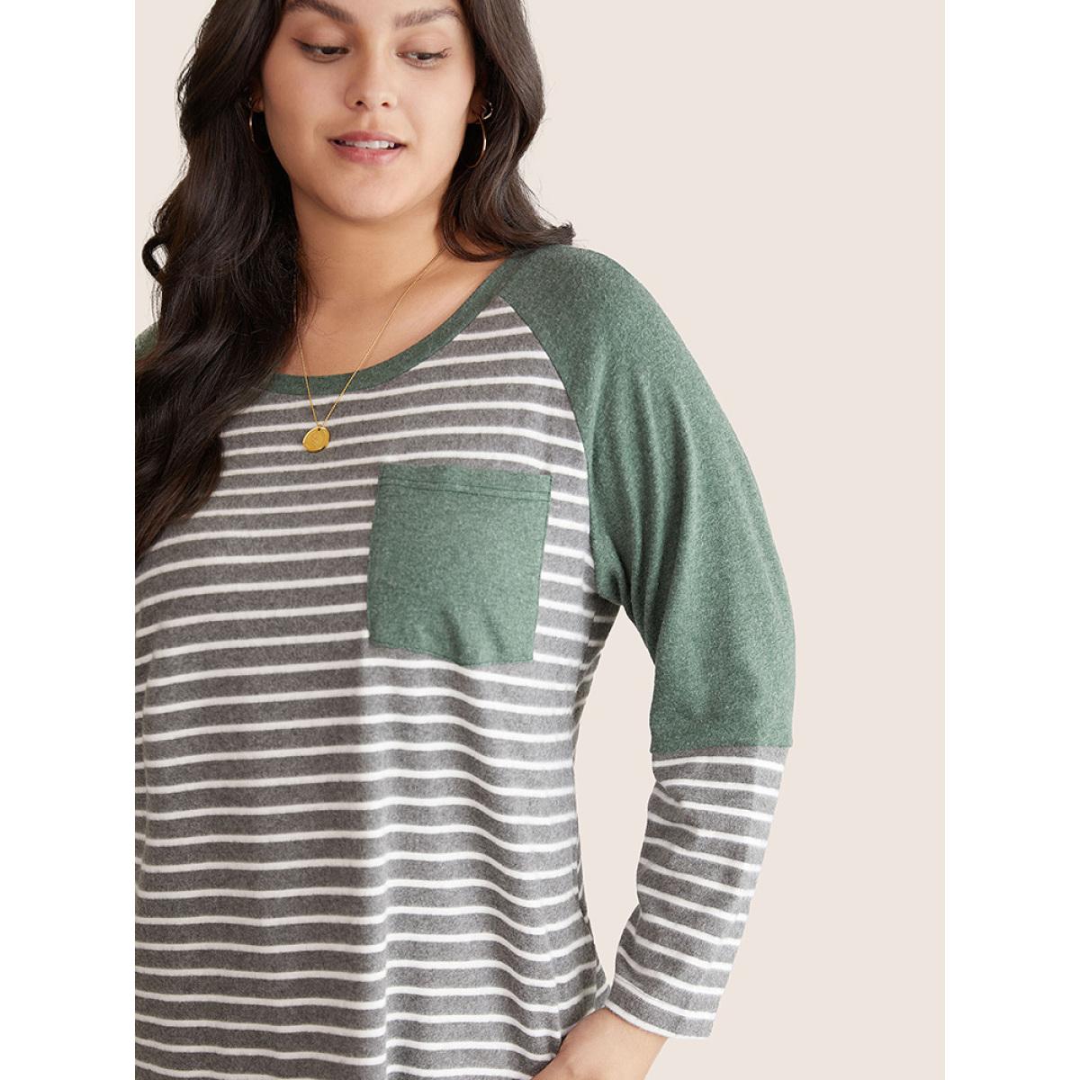 Plus Size Patchwork Striped Patched Pocket Raglan Sleeve T-shirt Green Women Casual Contrast Striped Round Neck Dailywear T-shirts BloomChic 30/6X Product Image