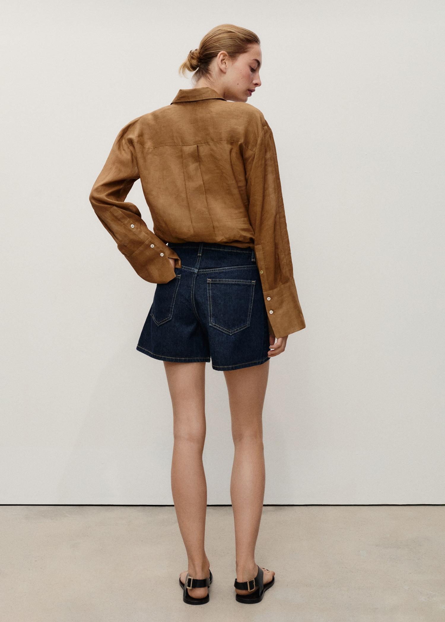 High-waisted straight-fit denim shorts - Women | MANGO USA Product Image