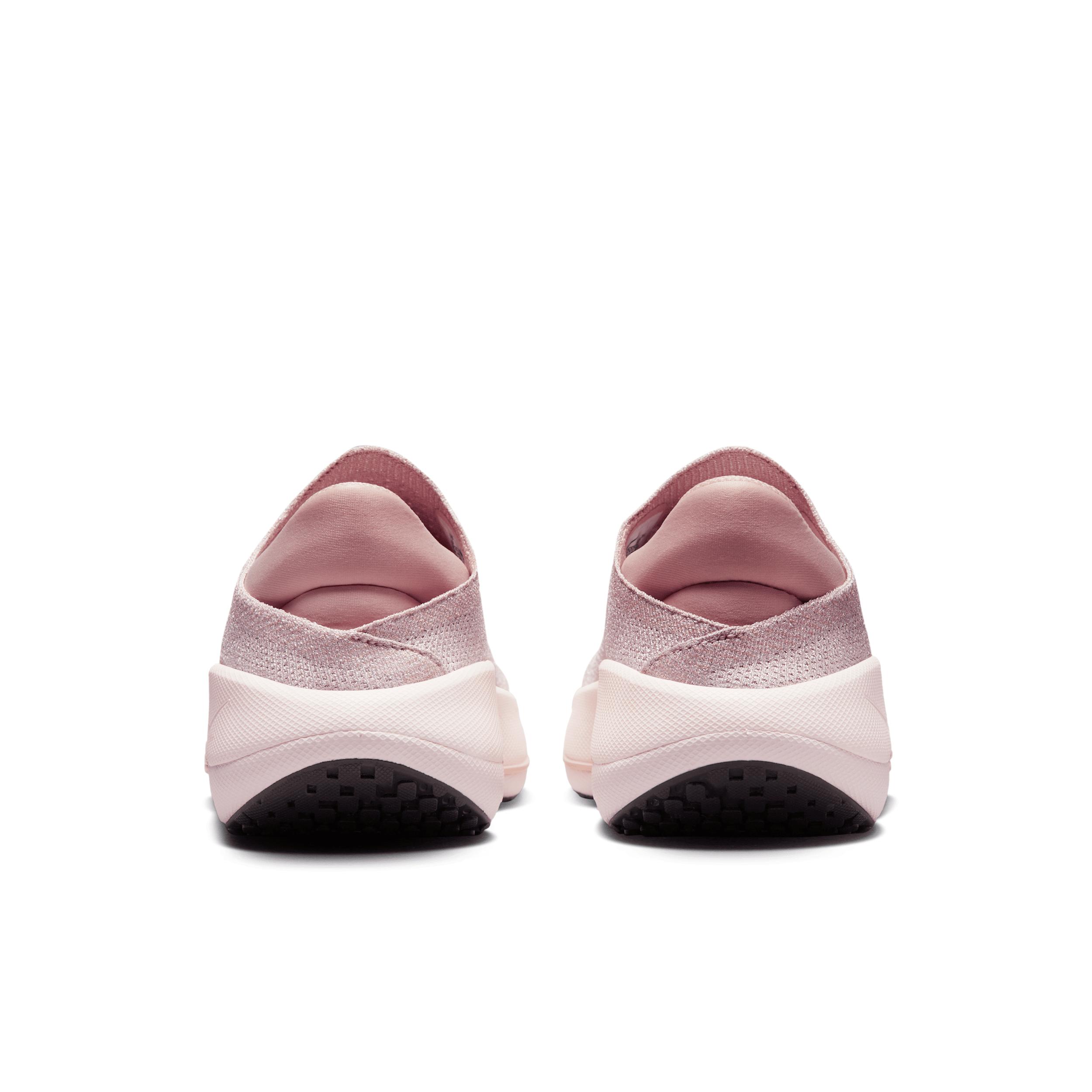 Nike Women's Reina EasyOn Premium Shoes Product Image