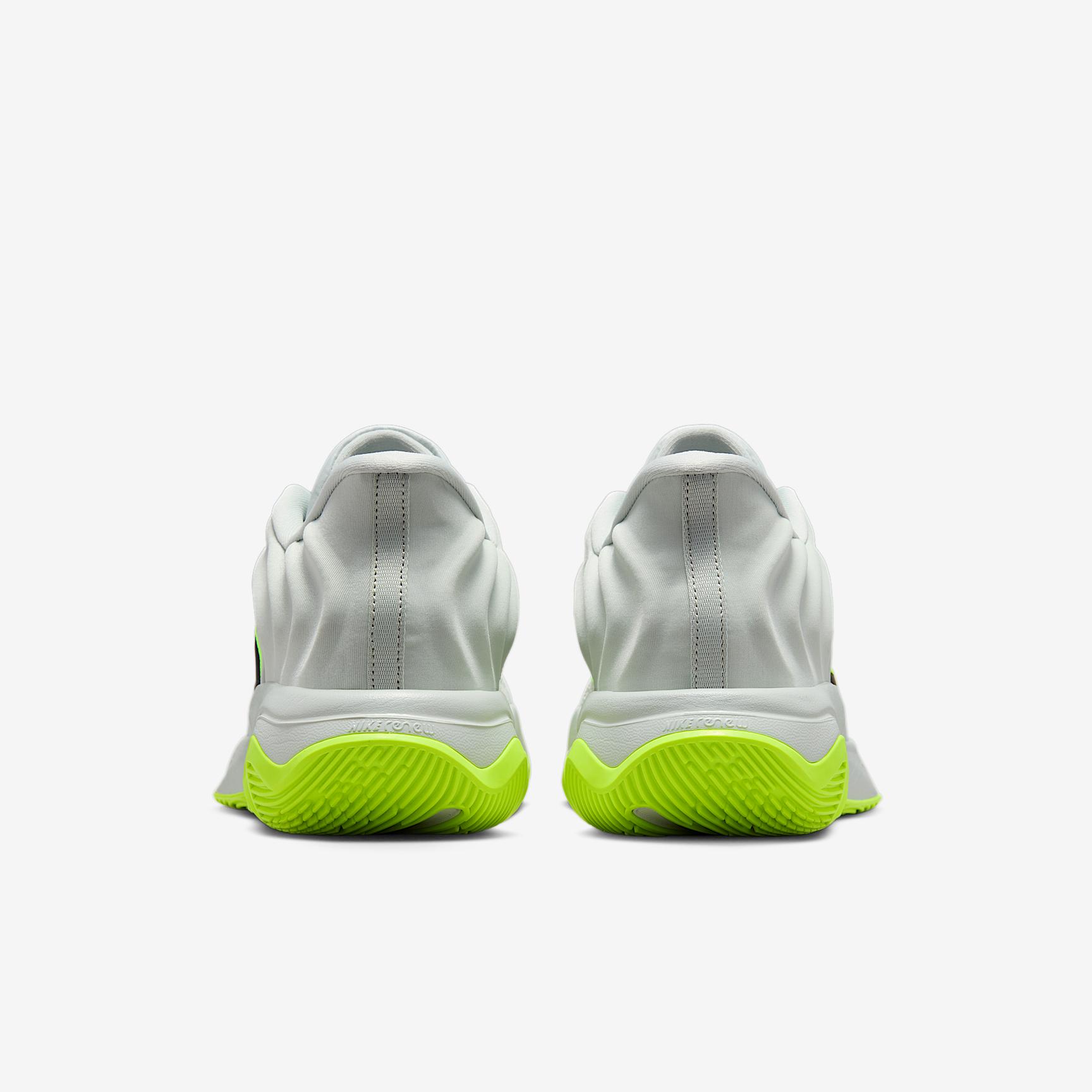 Nike Men's Giannis Immortality 4 Basketball Shoes Product Image