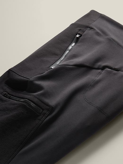 Headlands Hybrid High Rise Cargo Legging Product Image