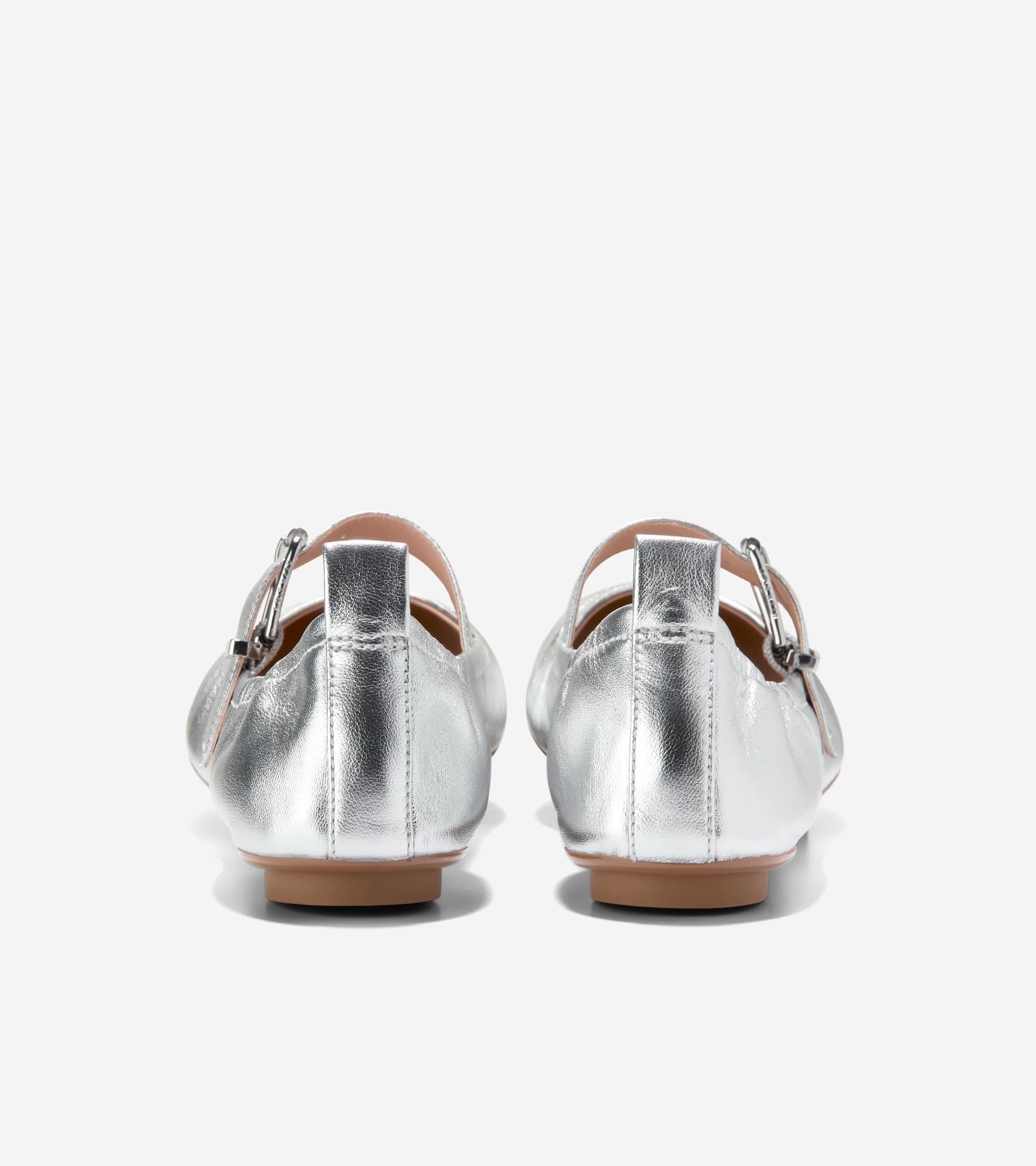 Women's Essential Woven Pouch Product Image