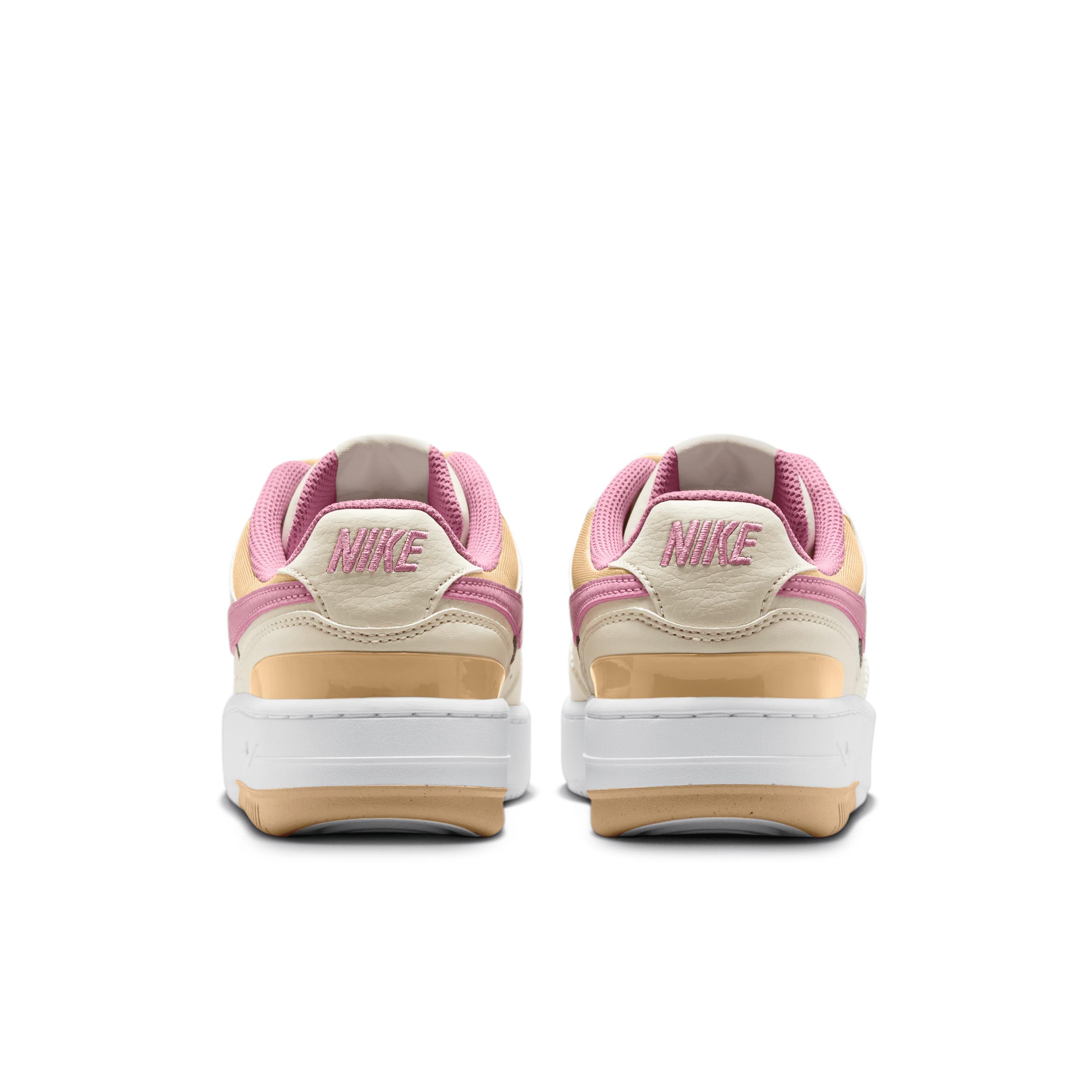 Nike Women's Gamma Force Shoes Product Image