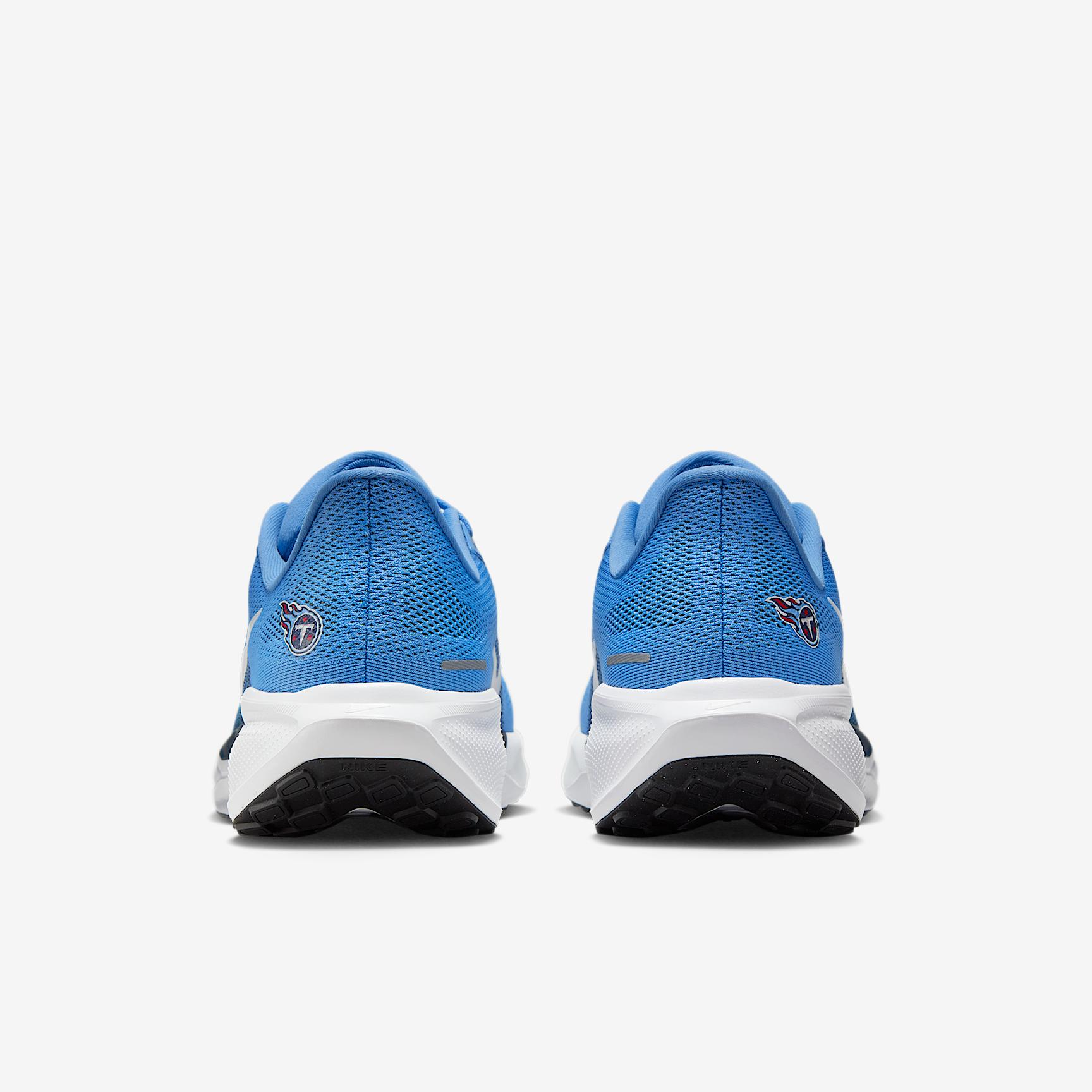 Tennessee Titans Pegasus 41 Nike Men's NFL Road Running Shoes Product Image