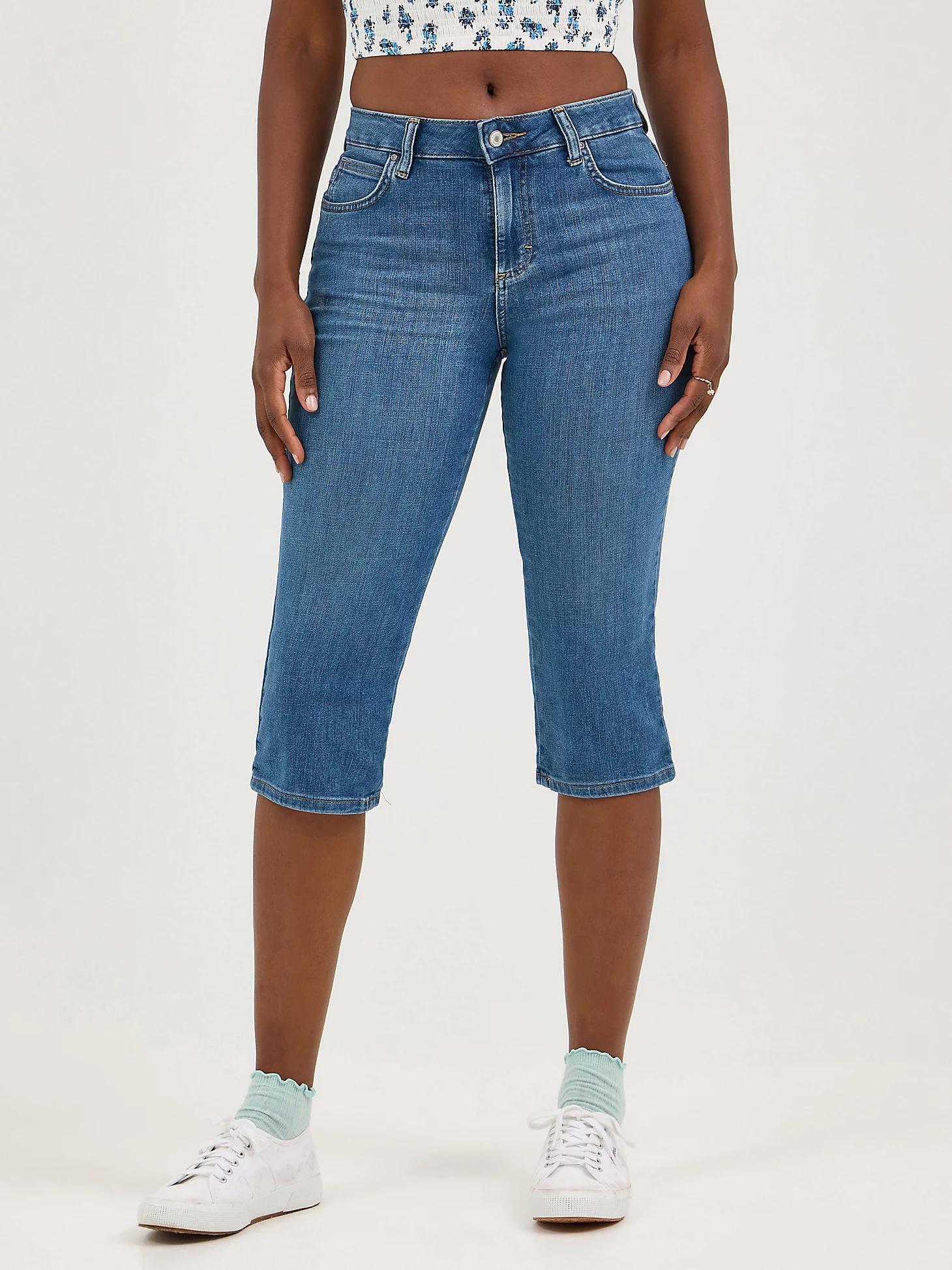 Women's Capris: Relaxed Fit Capri Pants | Denim Pants | Lee® Product Image