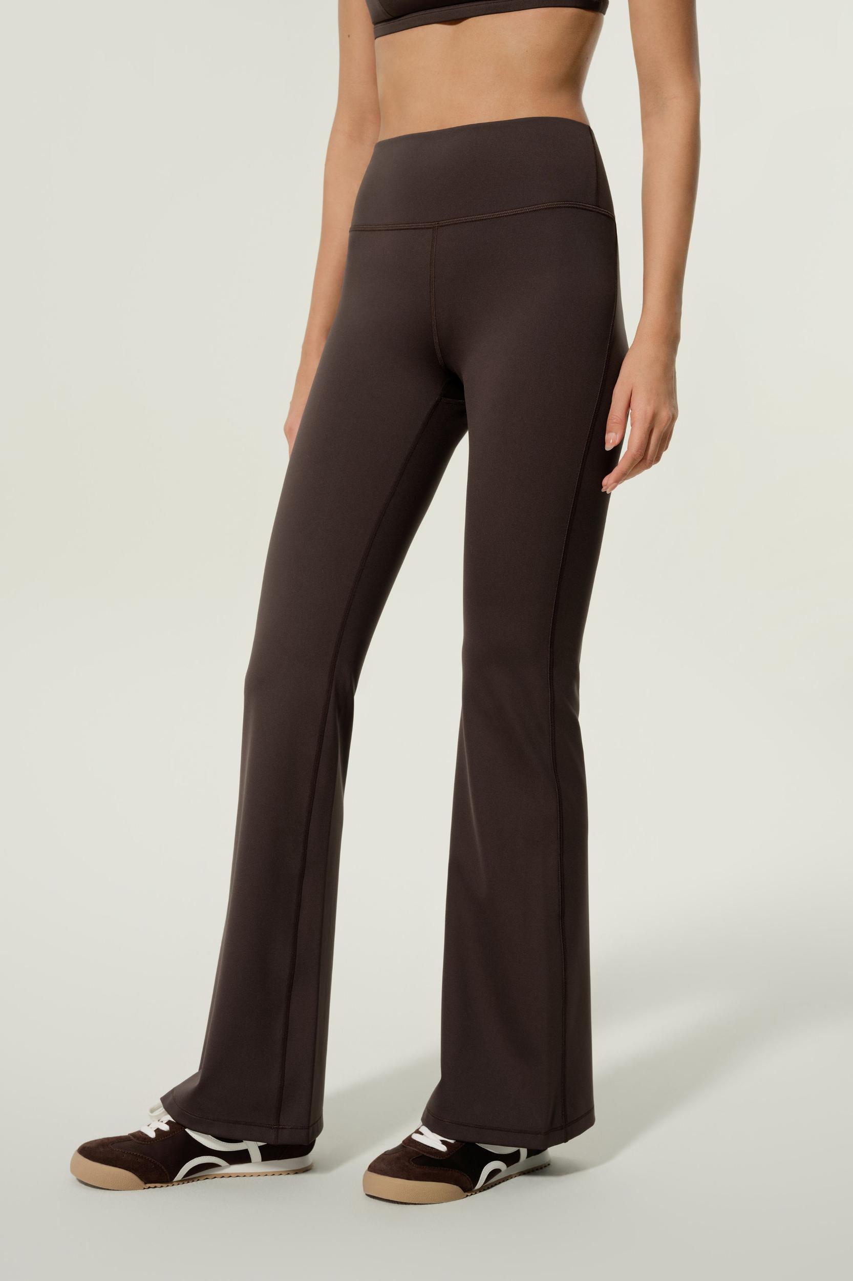 SilkContour™ Drape Flow Leggings Product Image