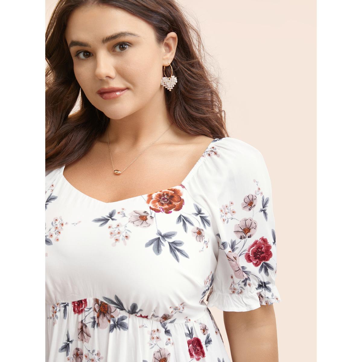 Plus Size White Floral Print Square Neck Gathered Puff Sleeve Blouse Women Elegant Short sleeve Heart neckline Dailywear Blouses BloomChic 12/L Product Image