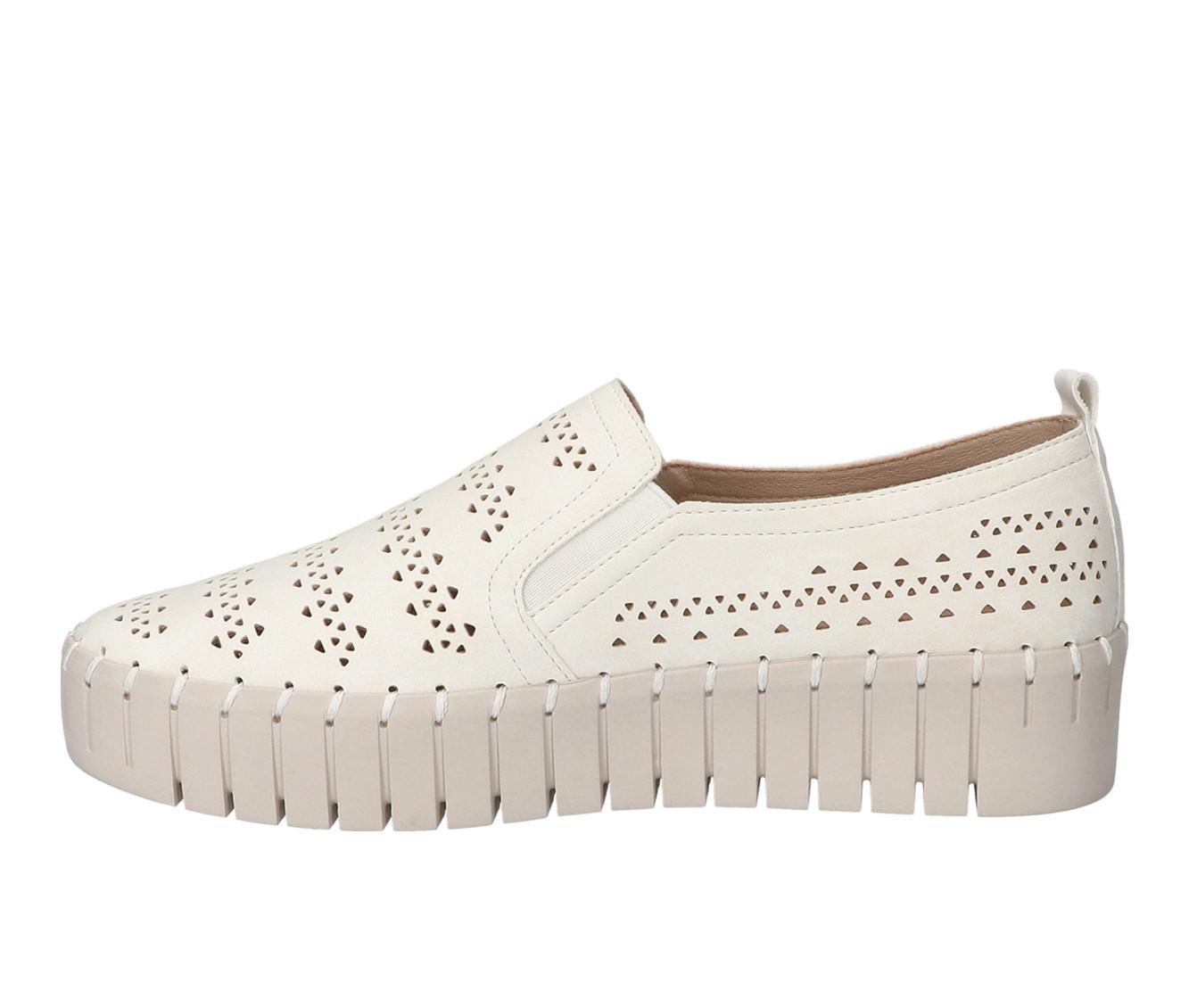 Women's Easy Street Peppy Sneakers Product Image