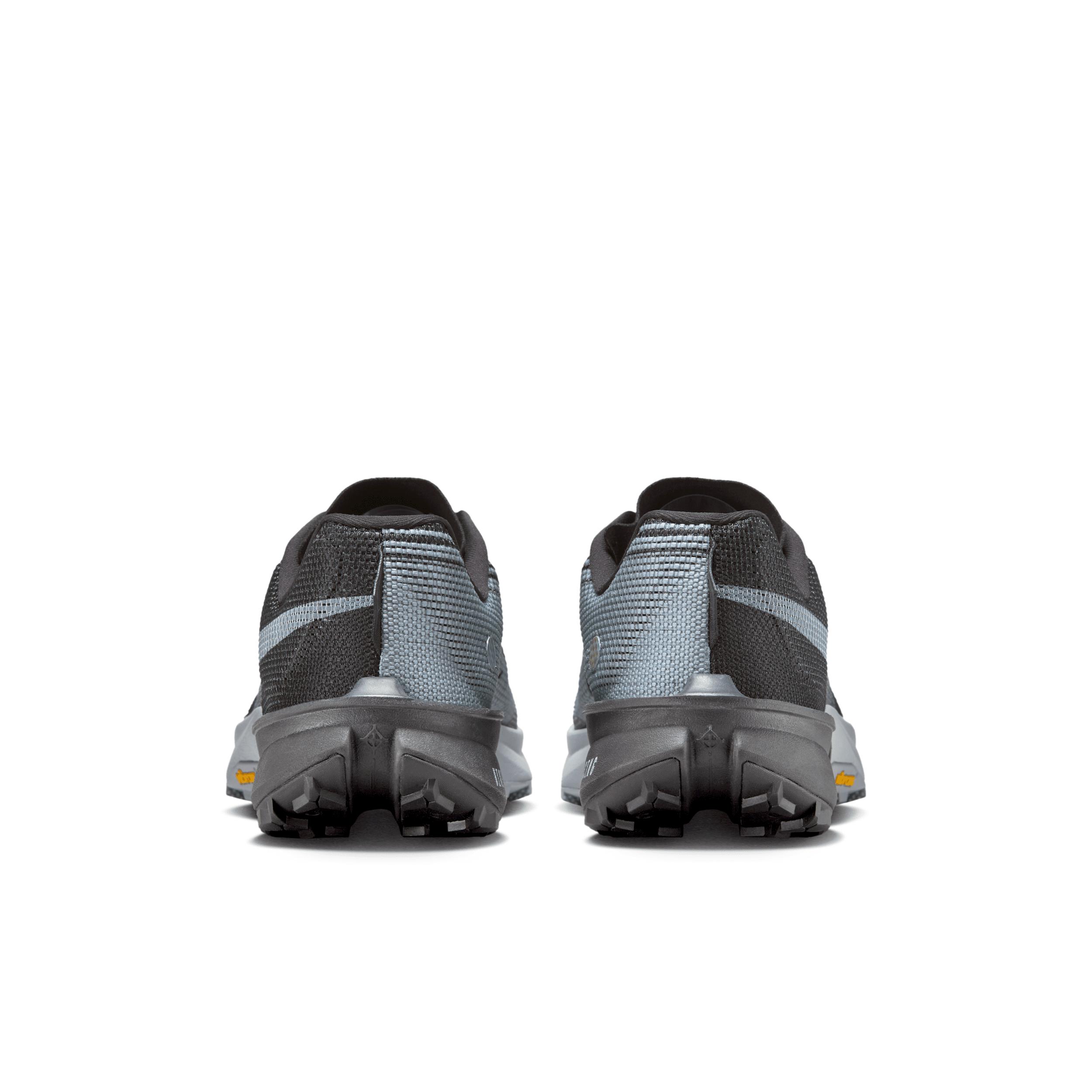 Nike Men's Kiger 10 Trail Running Shoes Product Image