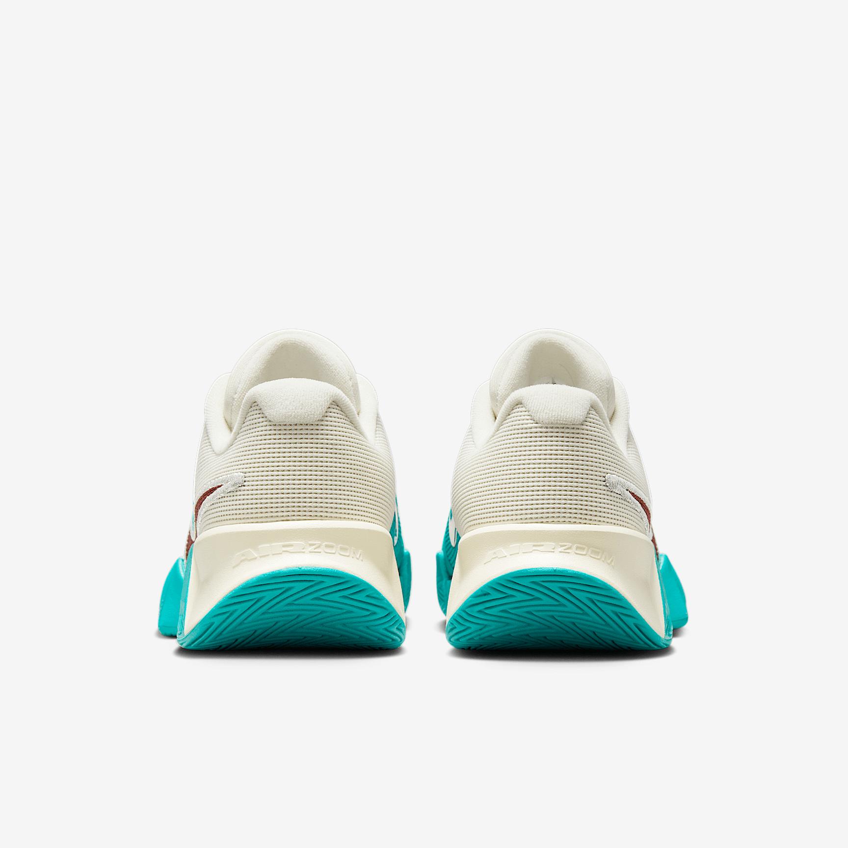 Nike Womens GP Challenge Pro Premium Hard Court Tennis Shoes | HQ2609-600 Product Image