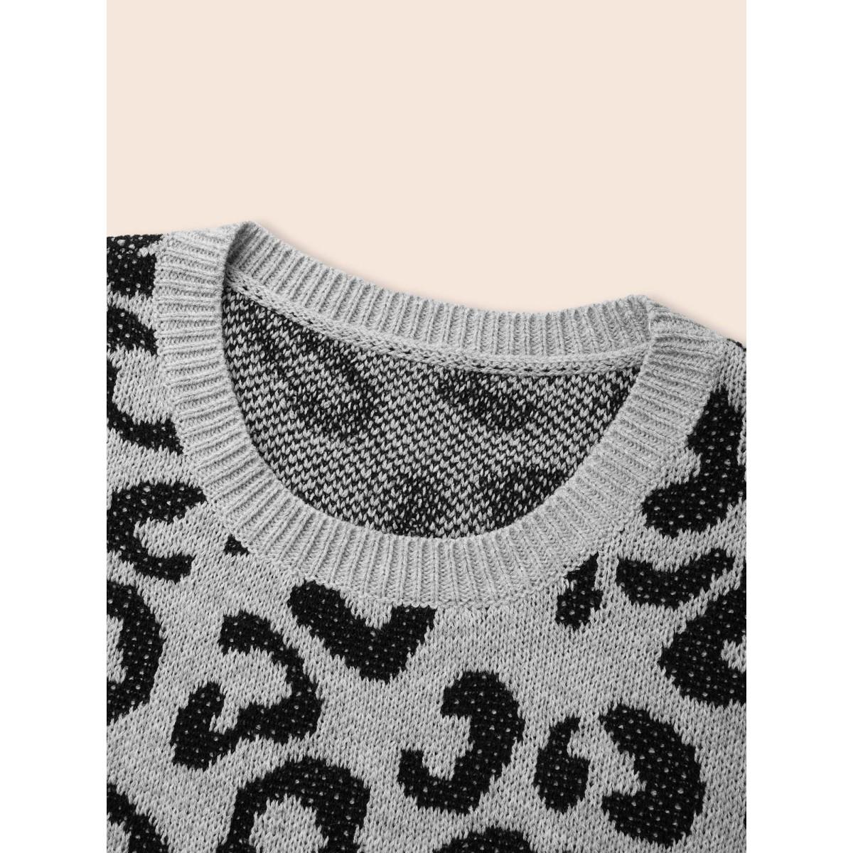 Plus Size Leopard Print Contrast Patchwork Pullover Mediumgray Women Casual Loose Long Sleeve Round Neck Everyday Pullovers BloomChic 22-24/3X Product Image